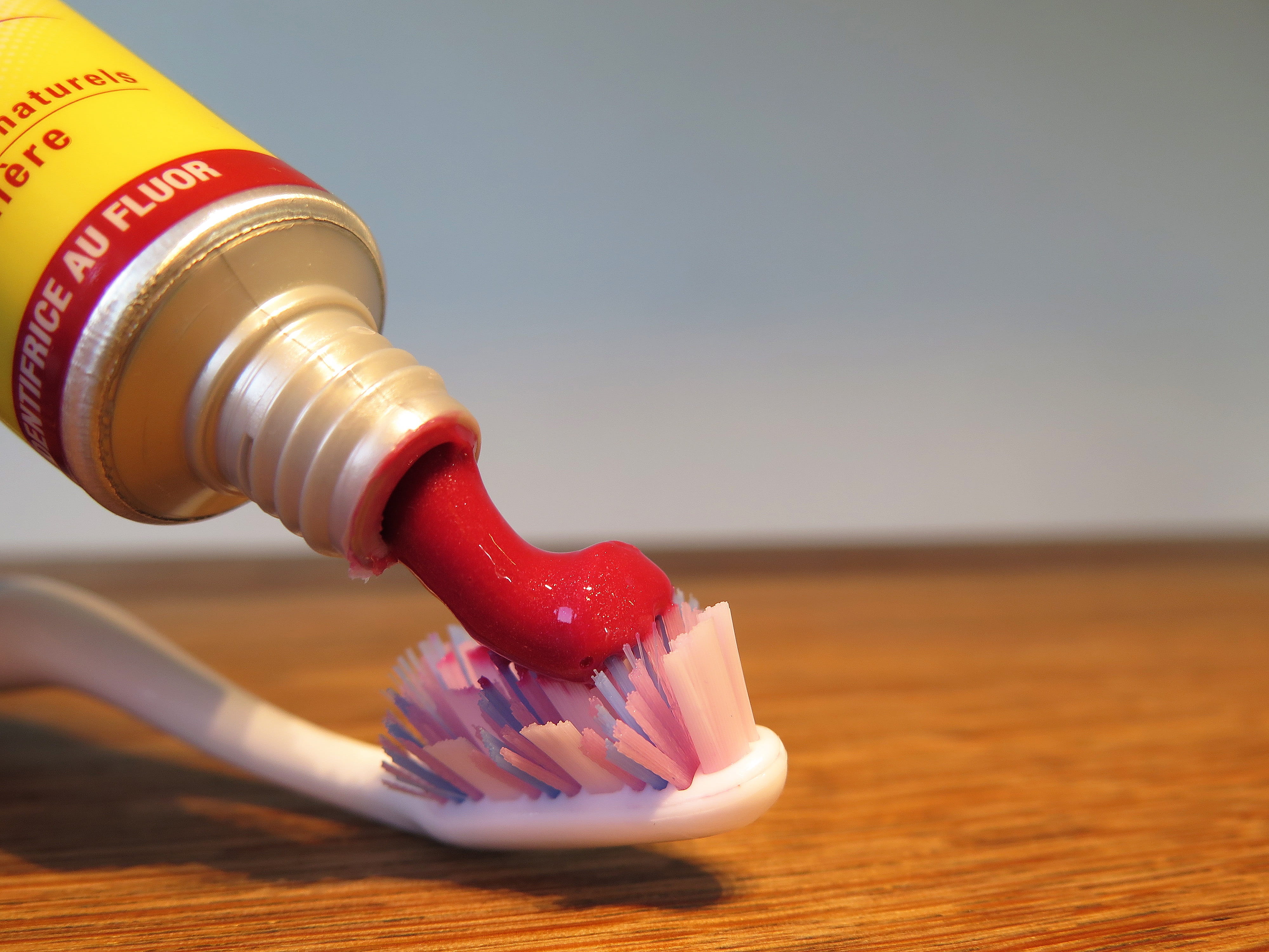 wood - material, hygiene, bottle, close-up, toothbrush, water, blue, Clean, table, copy space, focus on foreground, 4K, Fluorine, brush, day, red, paint, HD Wallpaper