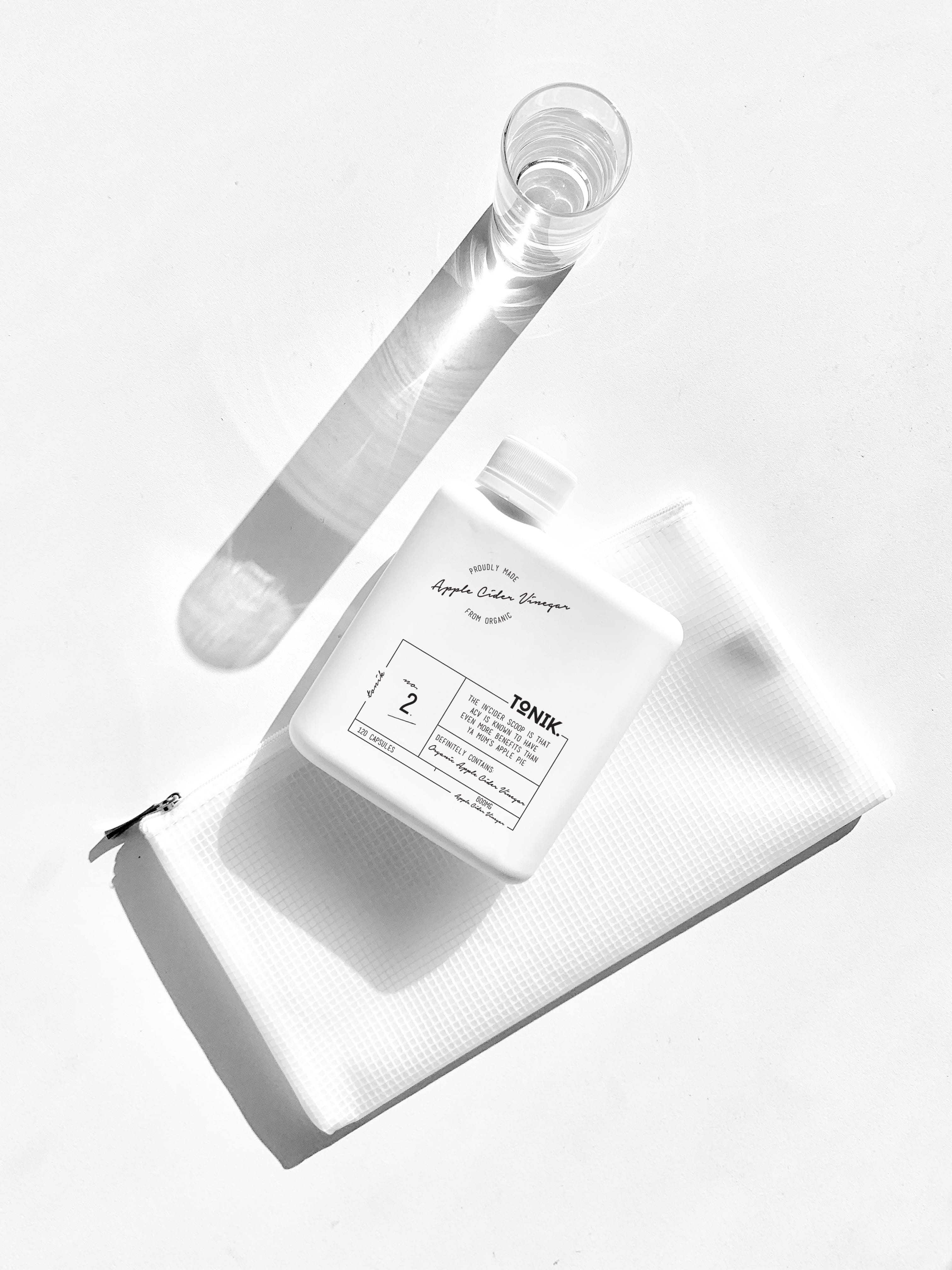 indoors, man made, bottle, blade, lotion, plastic, studio shot, toothpaste, high angle view, towel, container, razor, tissue, single object, paper, scroll, Phone HD Wallpaper