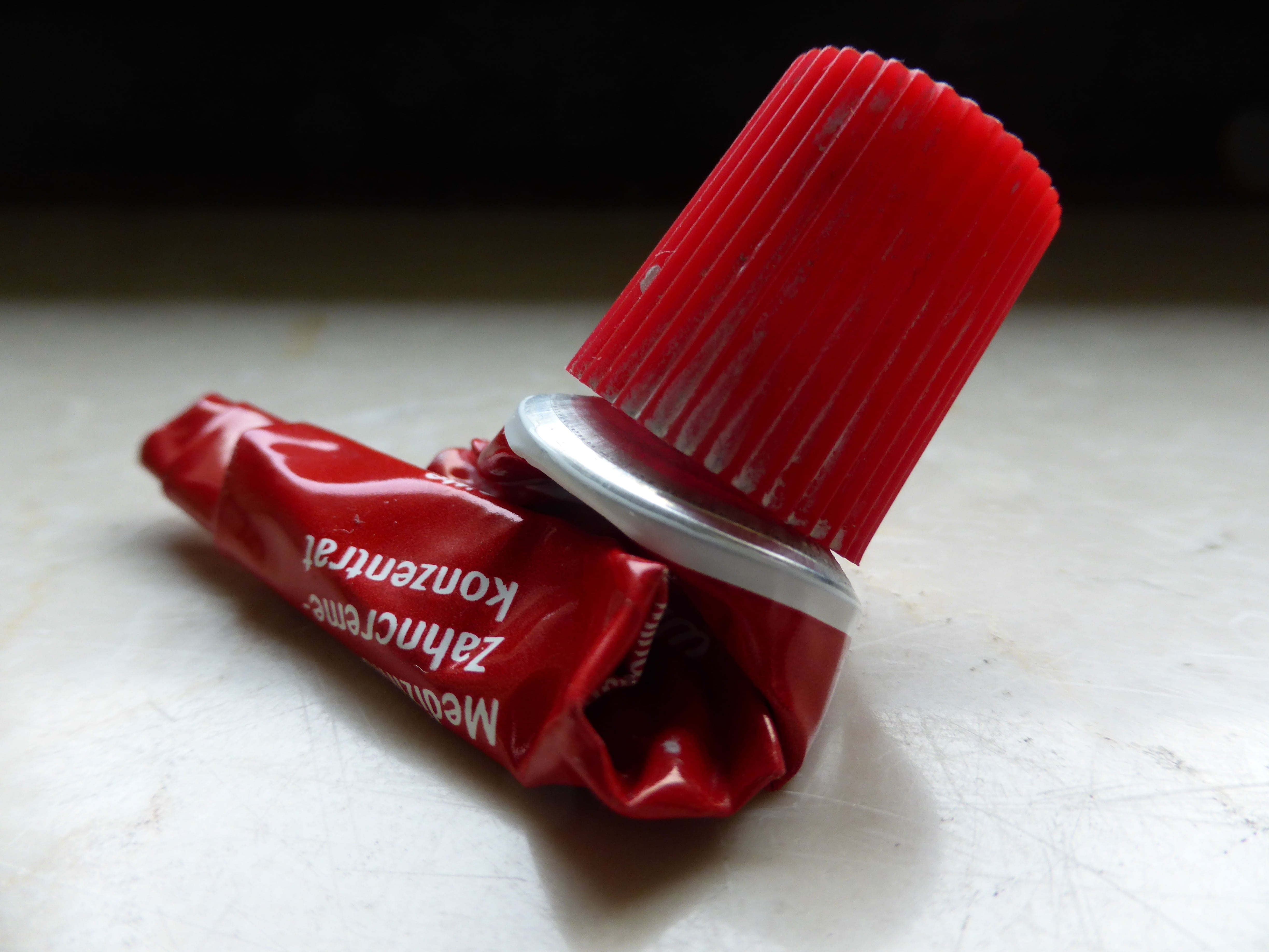 emotion, single object, studio shot, bent, toothpaste, empty, depressed, unhealthy eating, 4K, candy, food, clean, ketchup, tube, cosmetics, love, temptation, HD Wallpaper
