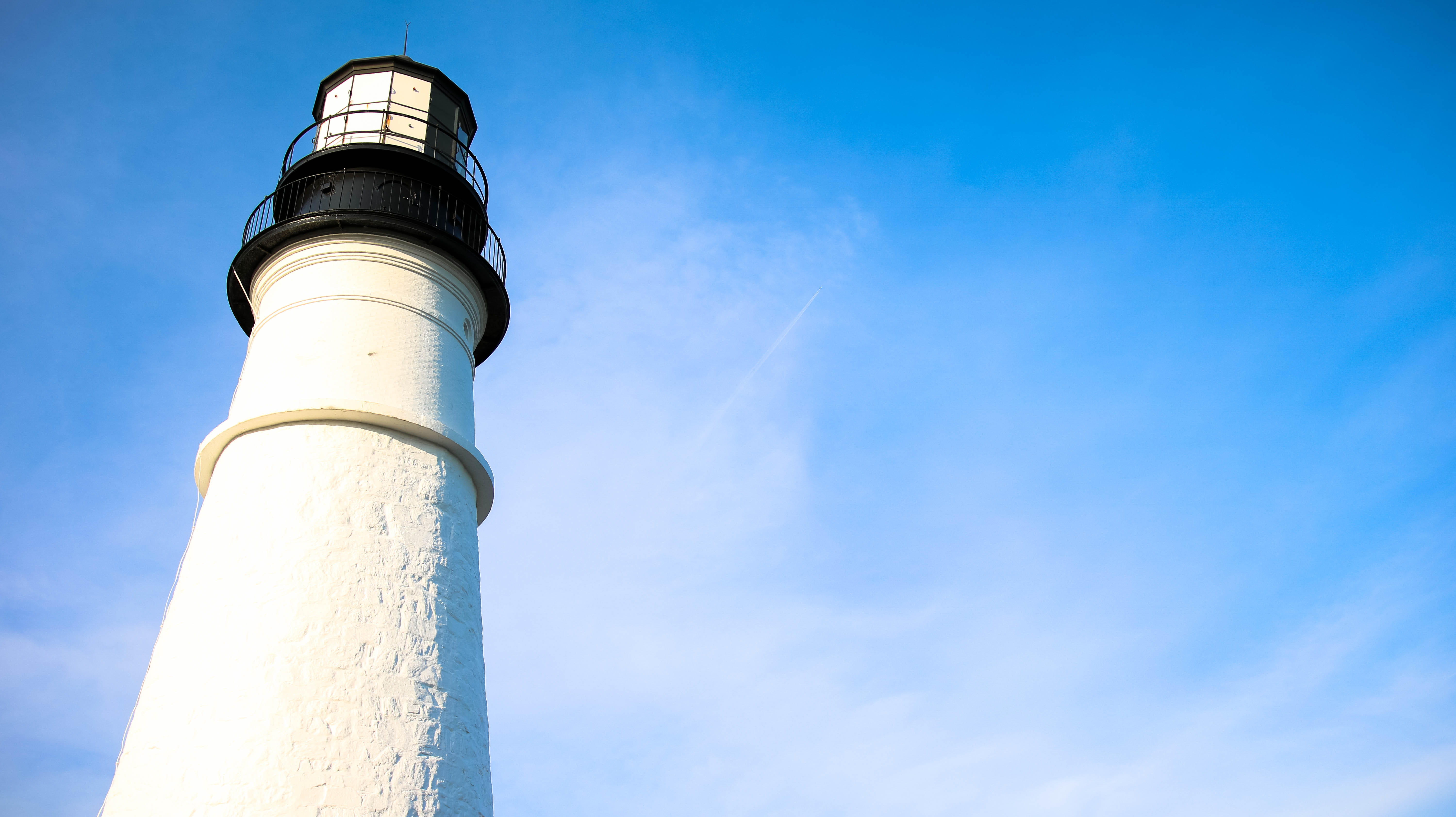 tall - high, nature, new england, light, 5K, architectural column, lighthouse, architecture, guidance, outdoors, building exterior, blue, copy space, coastal, HD Wallpaper