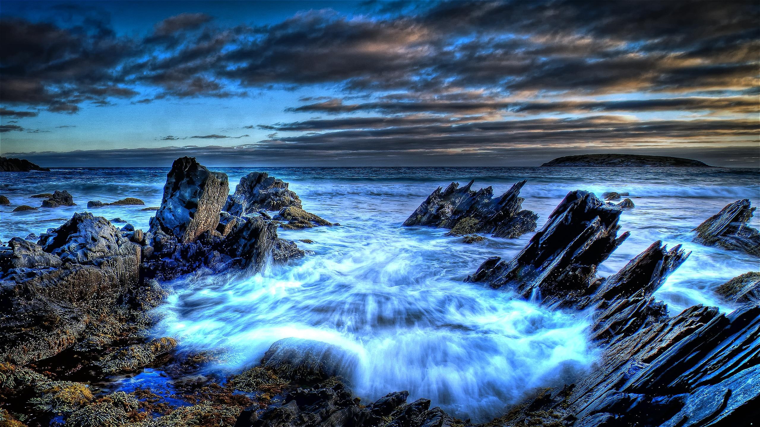 blue, silky, 2K, beautiful, long exposure, whitecaps, 3d and abstract, waves, rocky, HD Wallpaper