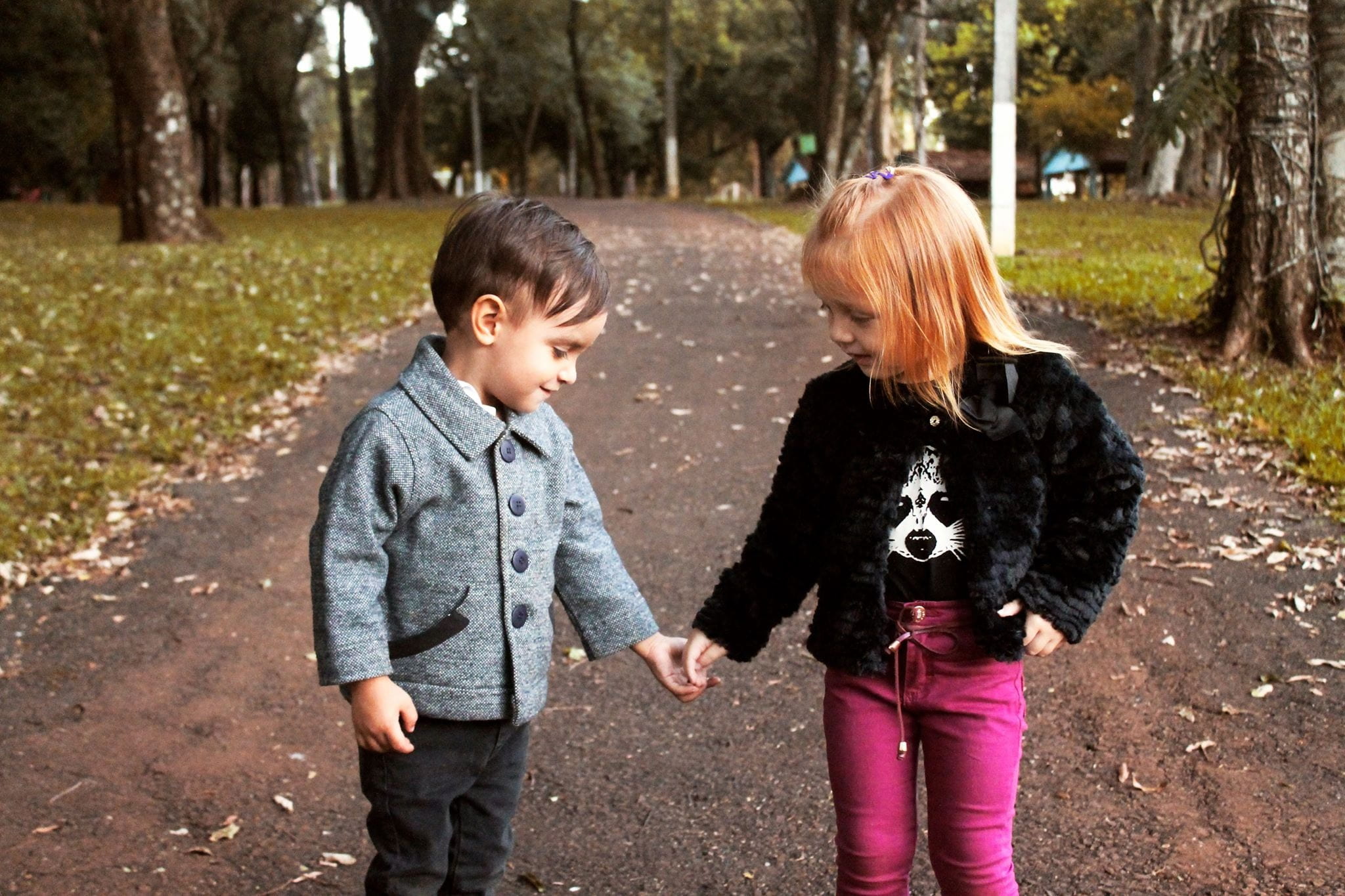 togetherness, casual clothing, outdoors, childhood, child, two people, boys, positive emotion, nature, emotion, girls, day, childish, tree, childrens fashion, HD Wallpaper