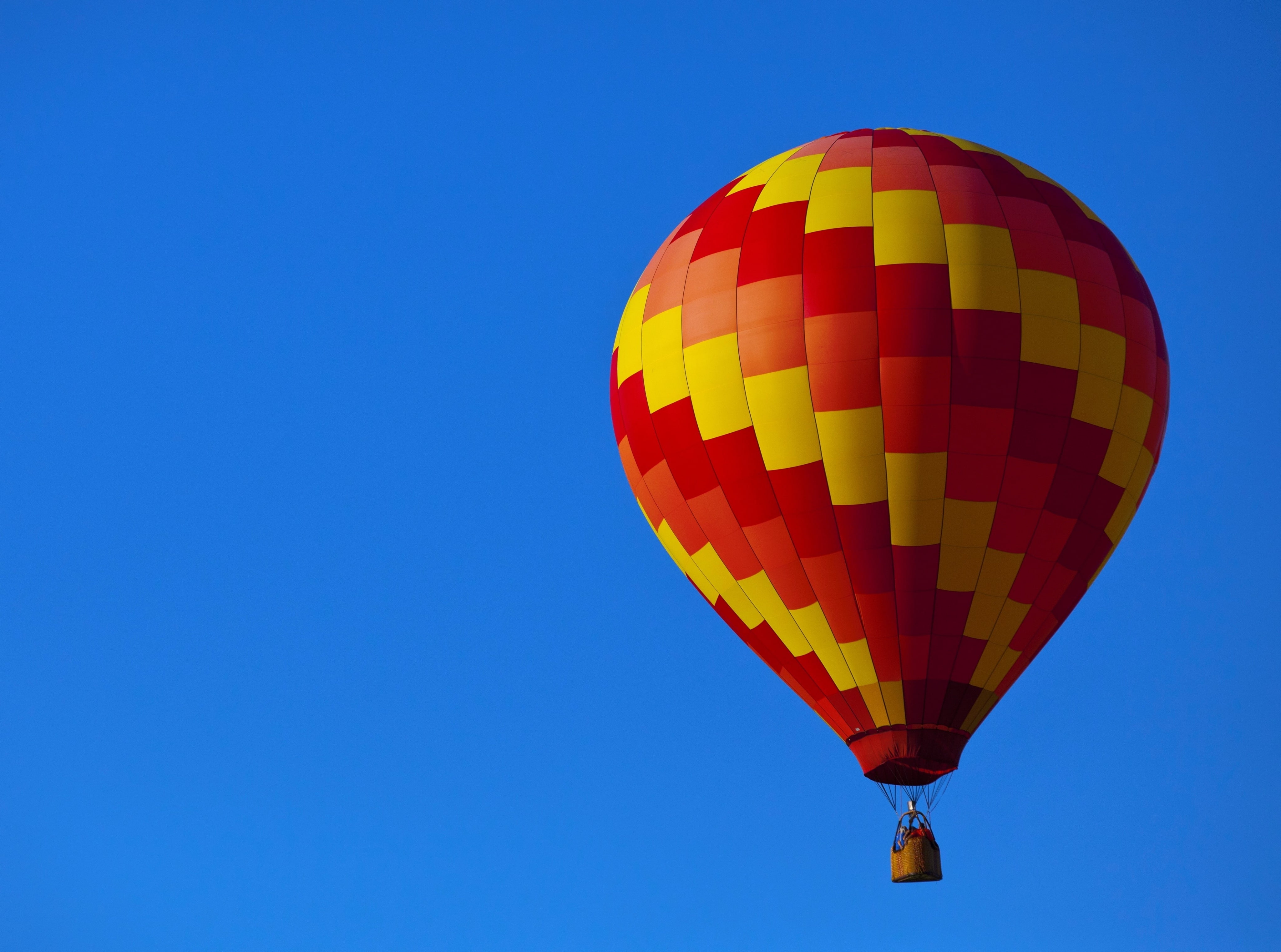 orange, Balloon, day, flying, red, sky, aviation, 4K, readington, copy space, Other, mid-air, hot air balloon, outdoors, hotairballoon, low angle view, HD Wallpaper