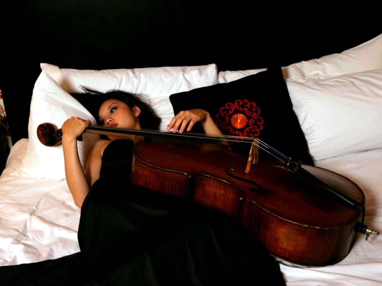 indoors, Asian, pillow, young adult, adult, portrait, bed, musical instrument, domestic room, sitting, cello, comfortable, in bed, bedroom, furniture, human body part, HD Wallpaper