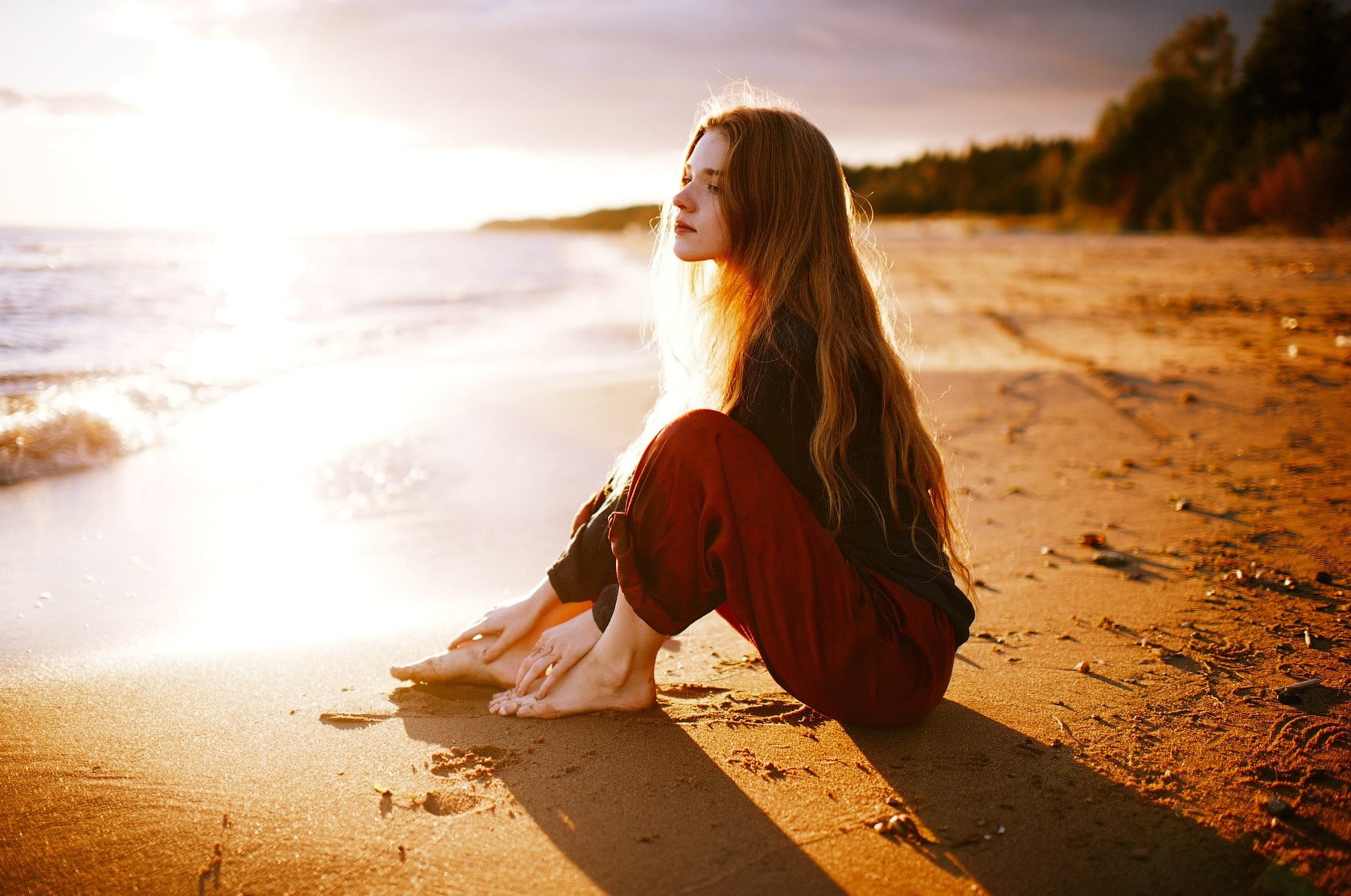 relaxation, hair, full length, women outdoors, sky, 500px, young adult, beach, one person, beautiful woman, model, nature, body part, adult, trip, 720P, HD Wallpaper