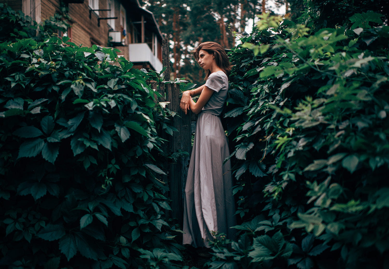 women, young women, plant part, skinny, short hair, leisure activity, side view, lifestyles, green color, adult, growth, leaf, young adult, plant, couple - relationship, HD Wallpaper