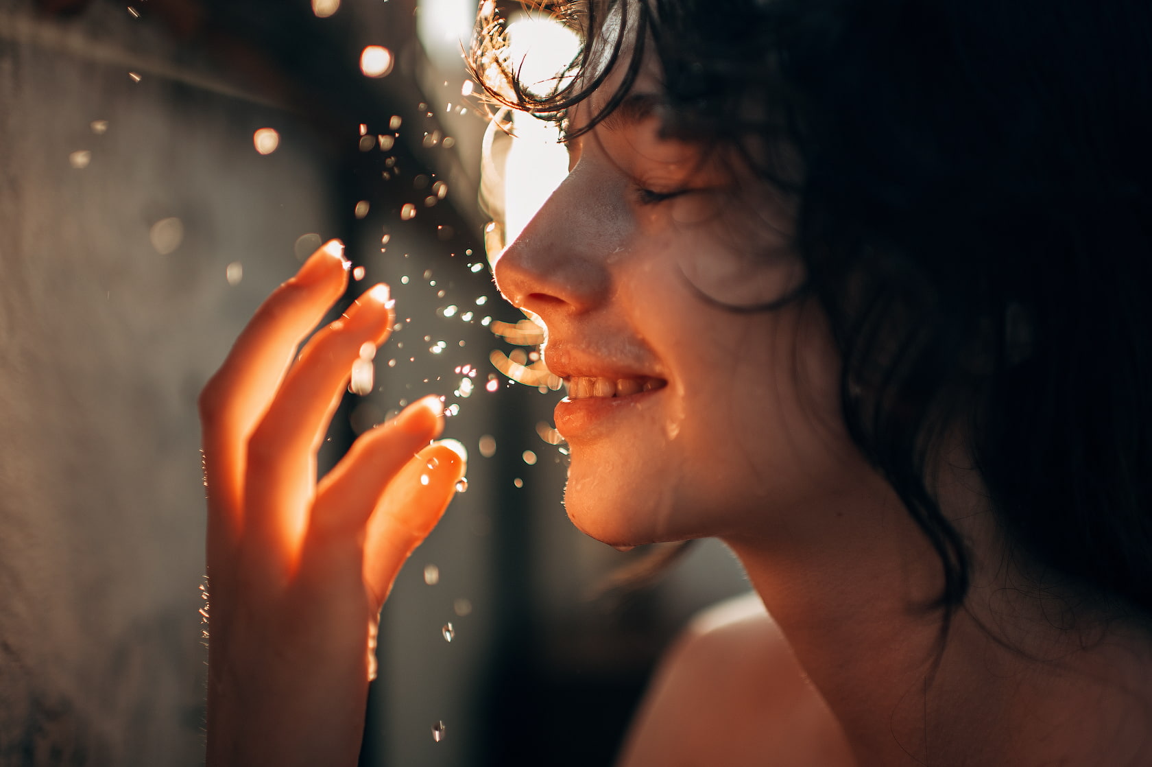 Marat Safin, indoors, leisure activity, nature, food and drink, mouth open, profile view, eating, 720P, focus on foreground, young women, adult, water drops, HD Wallpaper