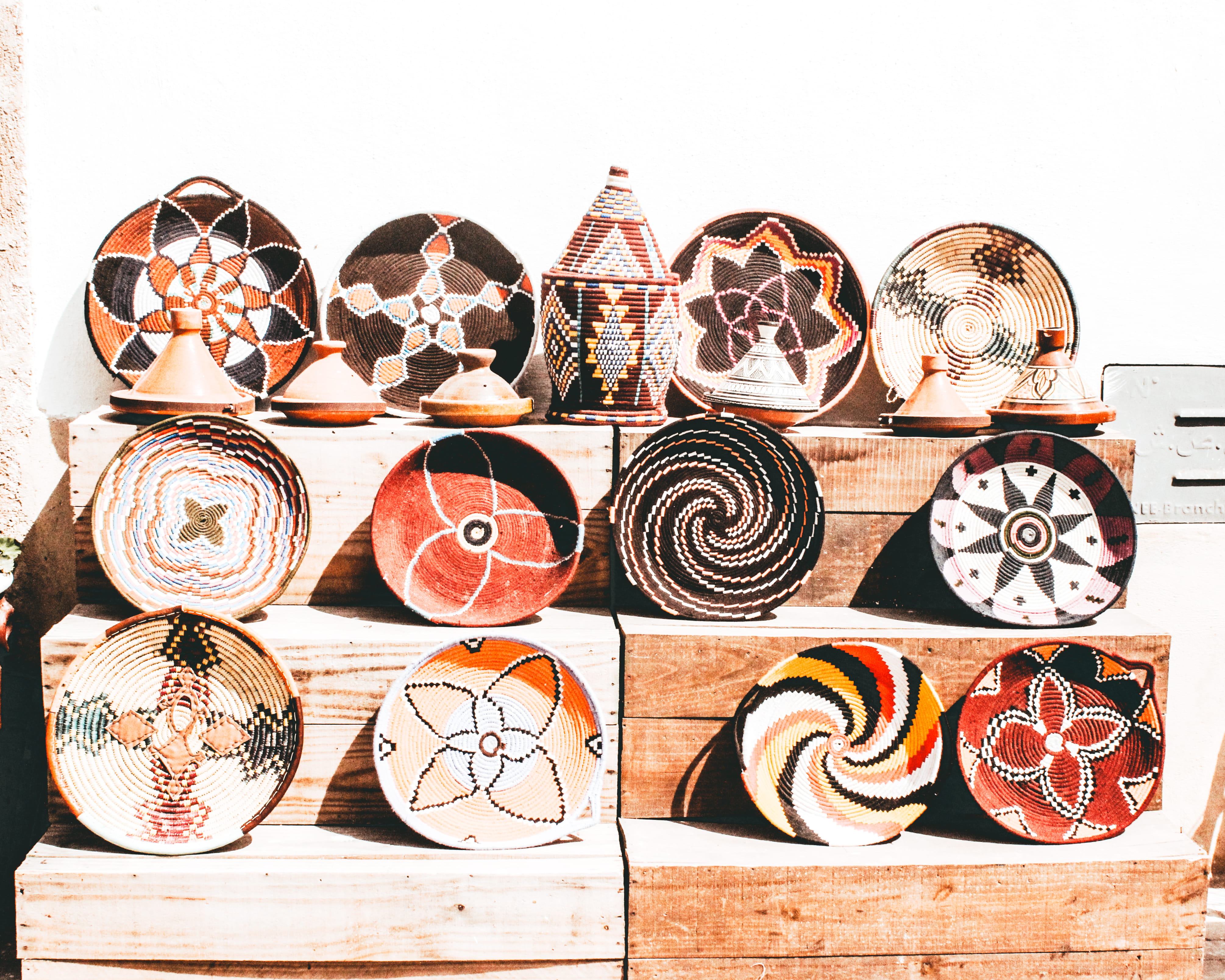 essaouira, art and craft, morocco, variety, for sale, marruecos, plates, wood - material, no people, craft product, artesan, choice, arrangement, streetart, HD Wallpaper