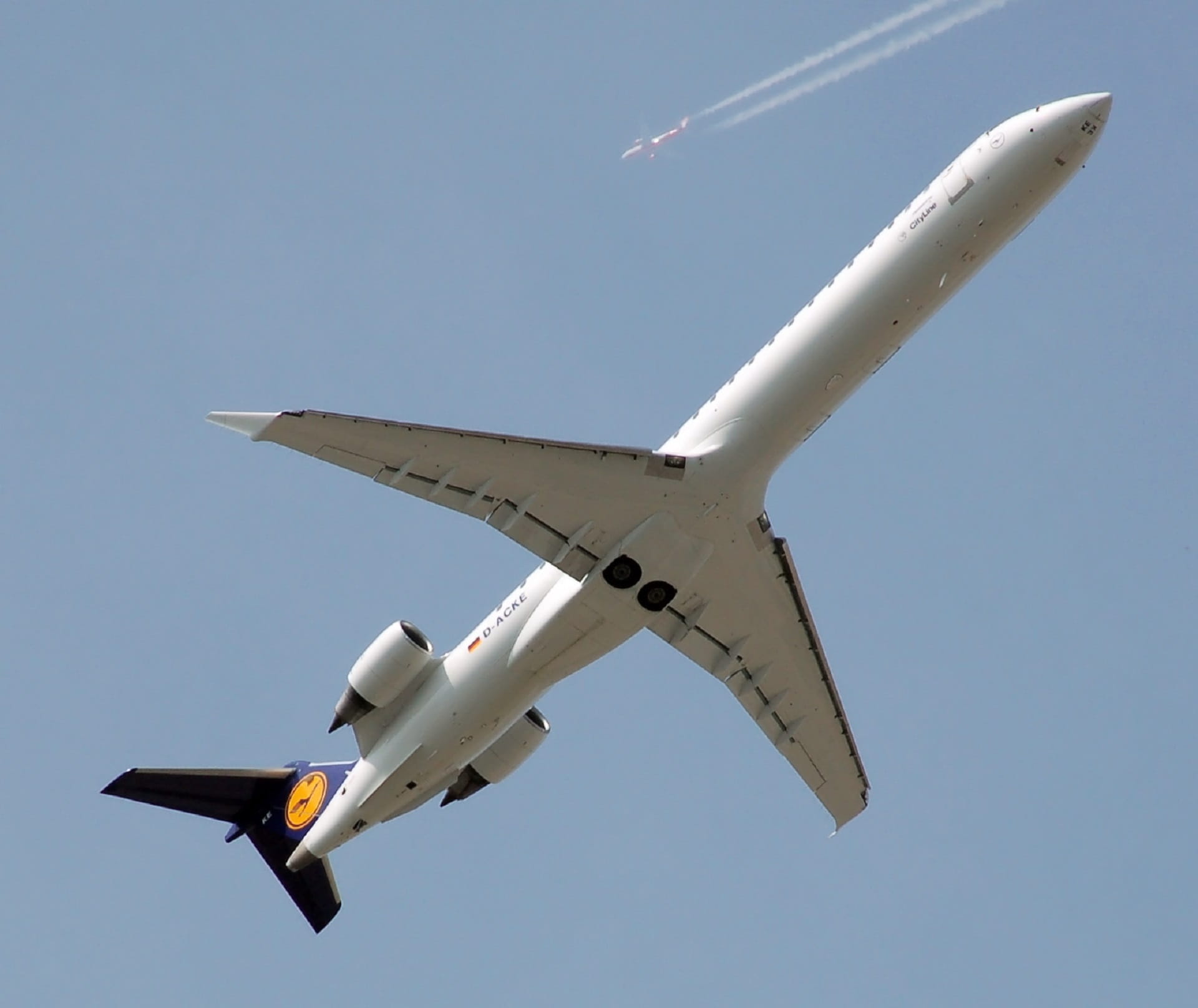journey, no people, airliner, 1080P, airport, airplane, blue, landing - Touching Down, aircraft Wing, Commercial, sky, air, aerospace Industry, air Vehicle, HD Wallpaper