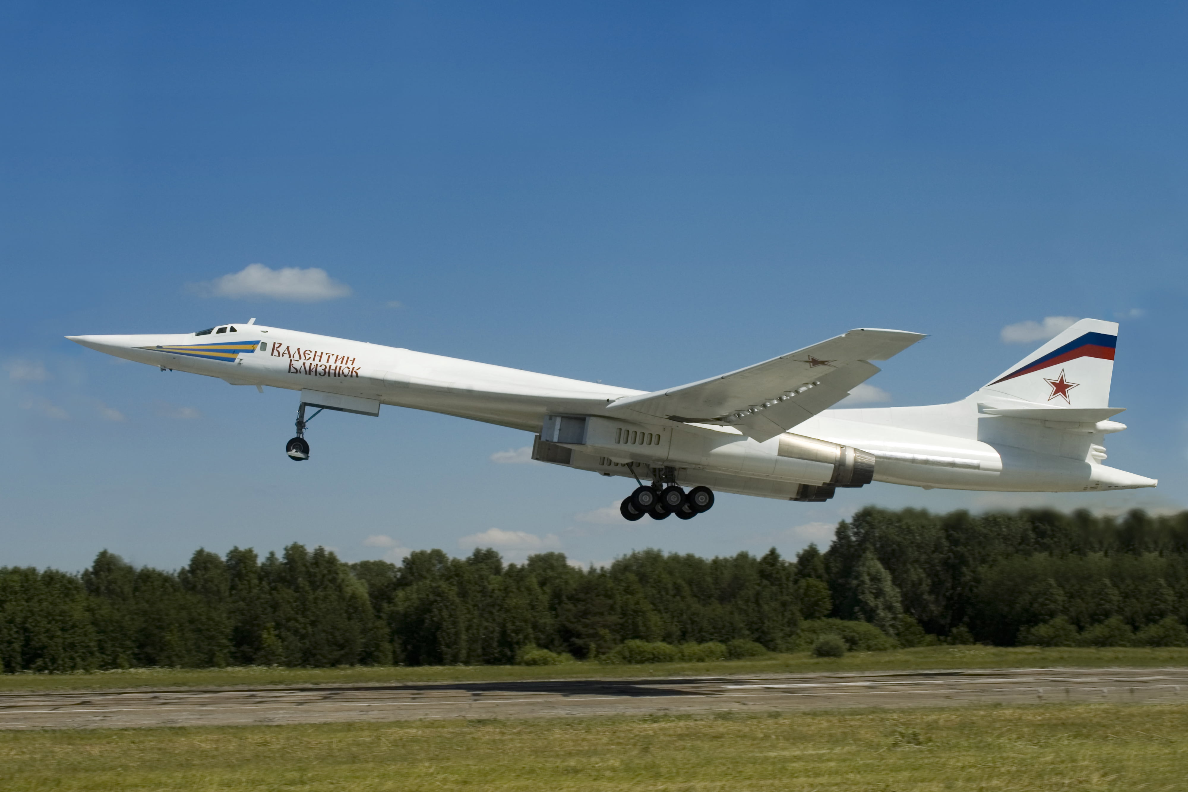 supersonic, plant, flying, outdoors, airport Runway, air Vehicle, private Airplane, engine, taking Off, passenger, white, sky, landing - Touching Down, HD Wallpaper