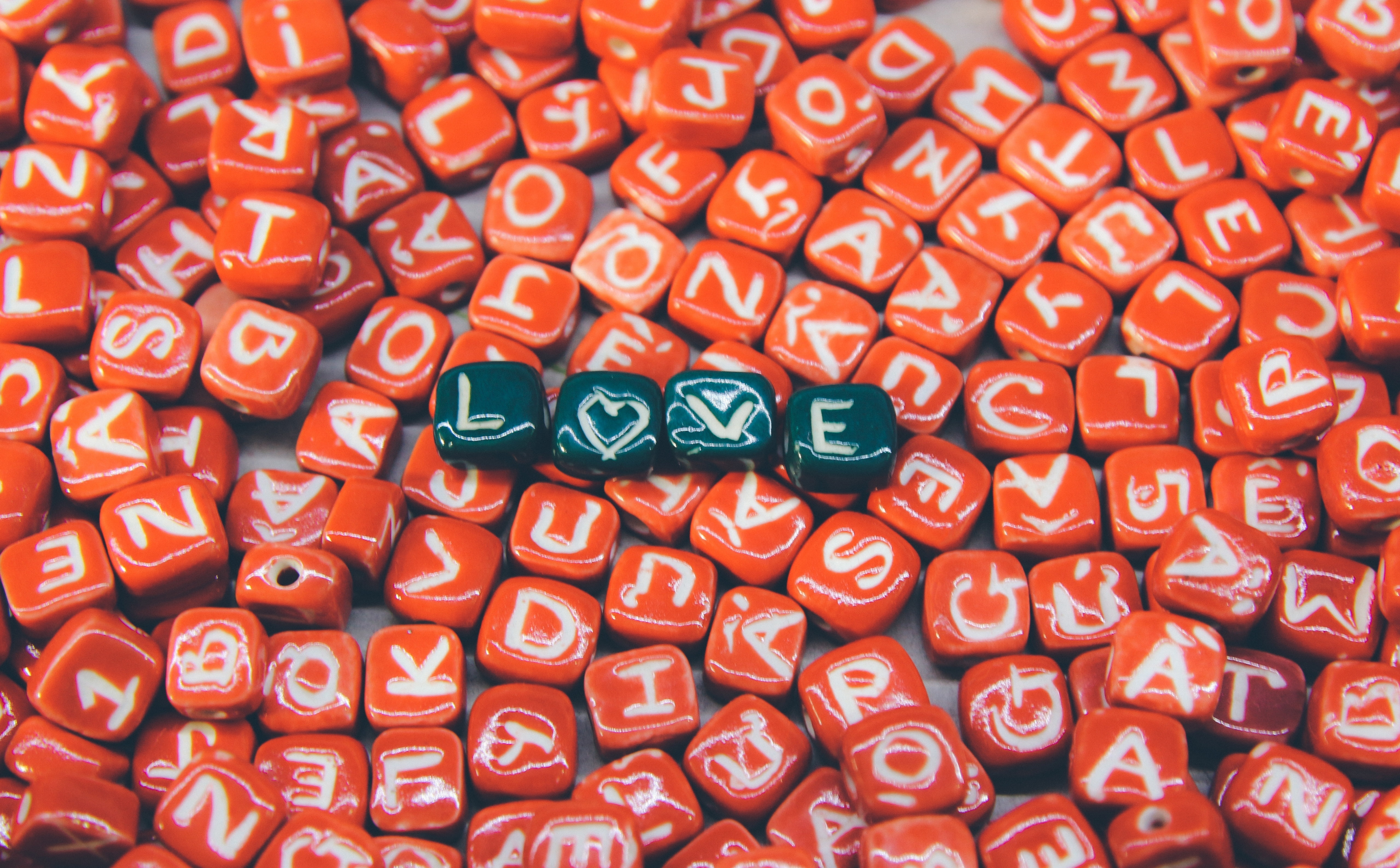 message, arrangement, red, cube, redcolor, Love, full frame, still life, abundance, high angle view, communication, green, close-up, capital letter, no people, HD Wallpaper