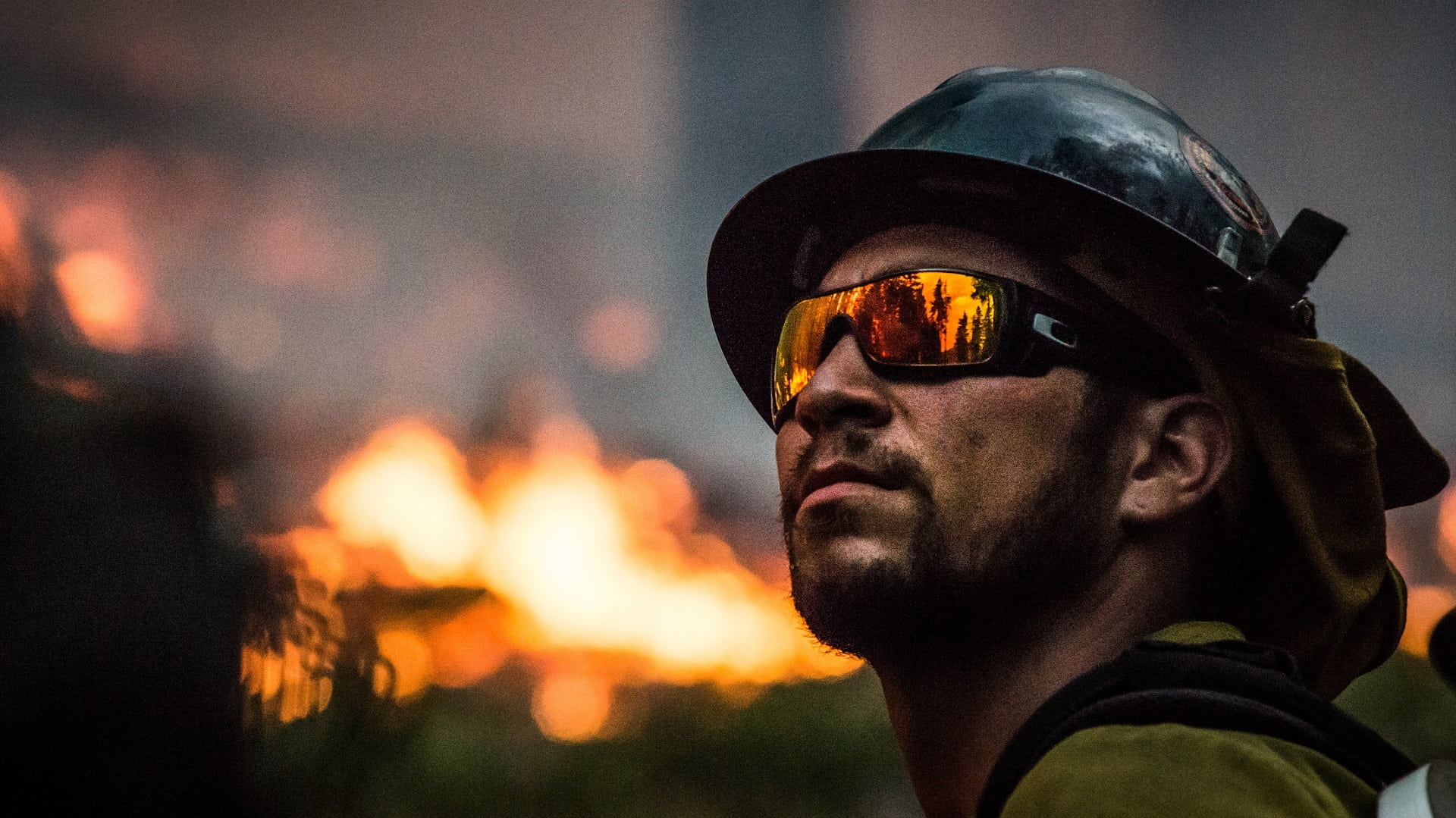 usda, protection, black, reflection, clothing, heat, flames, usa, outdoors, warning sign, complex, portrait, oregon, danger, smoke, headshot, man, burning, HD Wallpaper