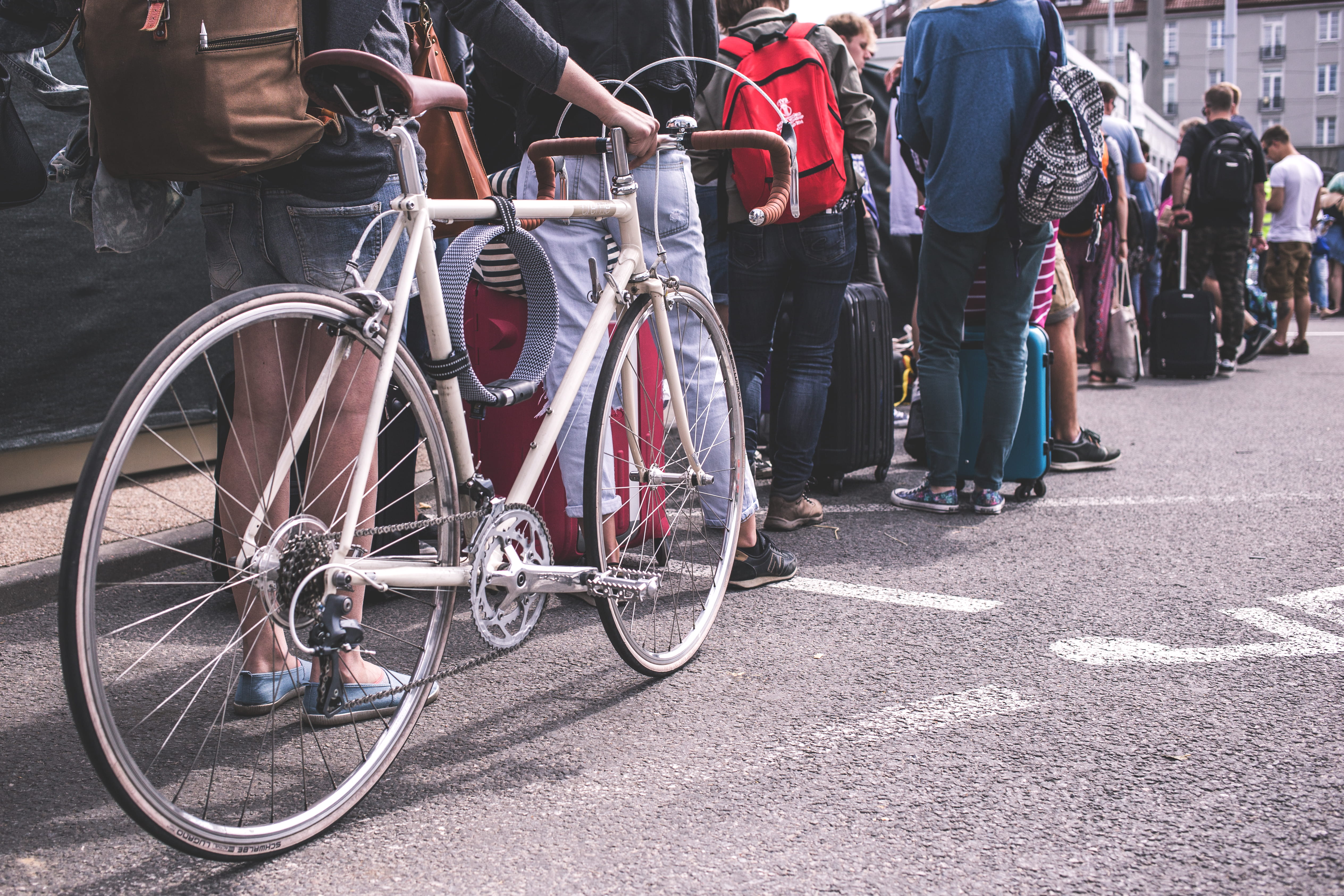 grey, 4K, architecture, day, road, crowd, outdoors, real people, walking, adult, bike, group of people, queue, travel, low section, standing, sweater, HD Wallpaper