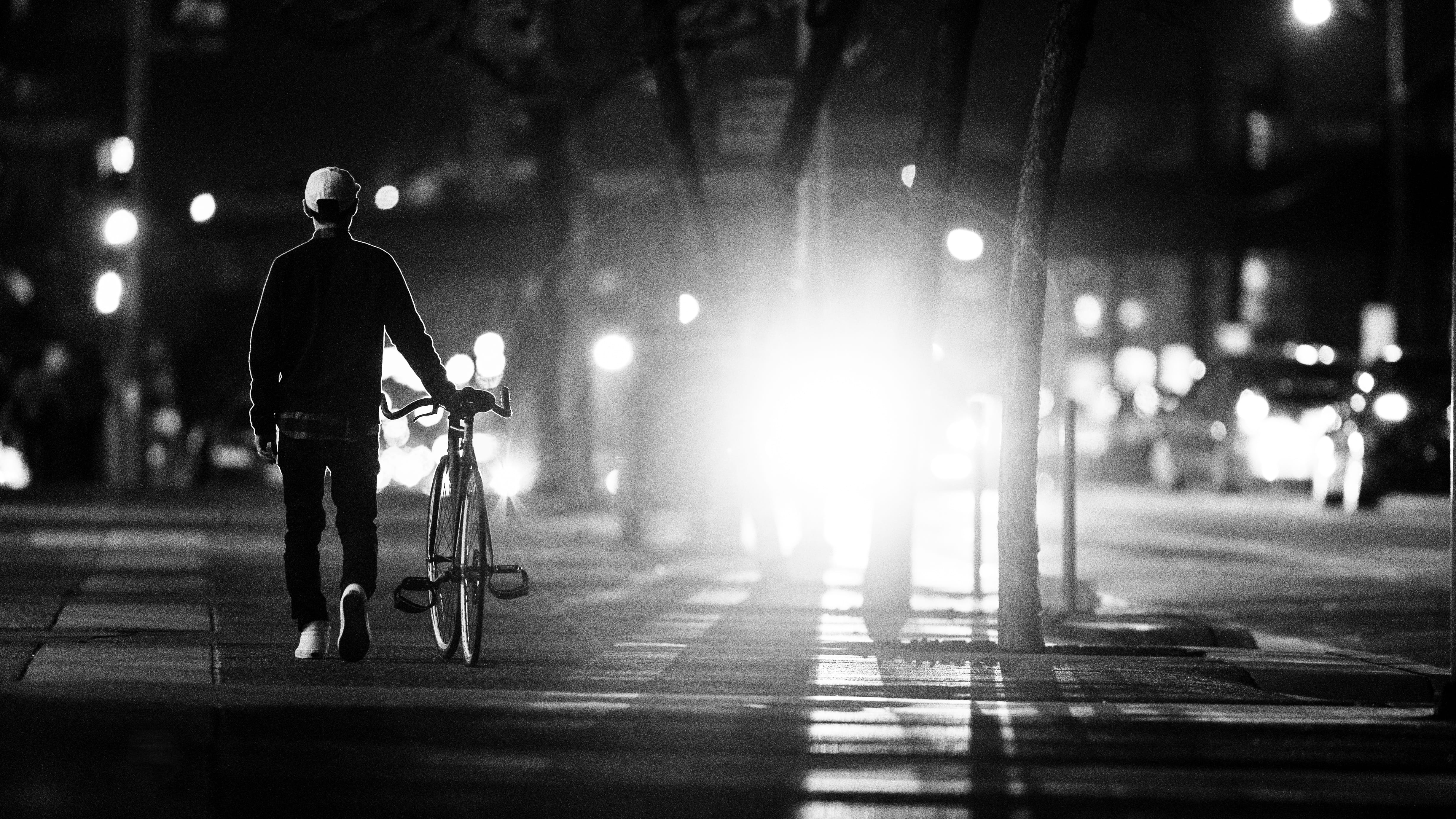 guy, lifestyles, transportation, 4K, sport, street, city life, lights, city street, walking, full length, streets, grayscale, healthy lifestyle, motion, HD Wallpaper