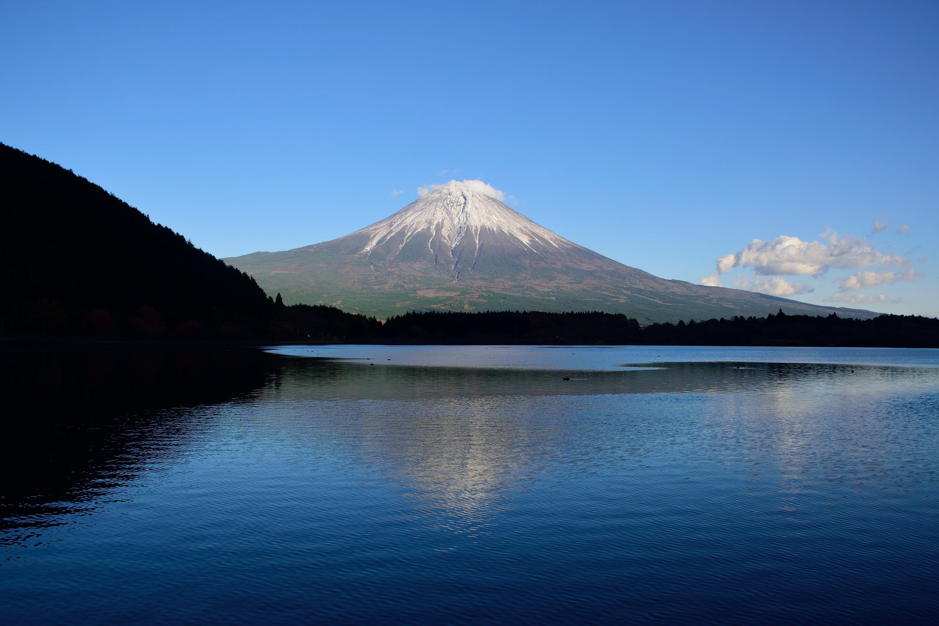 travel destinations, 2K, mountain, no people, lake, shizuoka, mountain peak, non-urban scene, fuji, beauty in nature, snowcapped mountain, land, volcanic crater, HD Wallpaper