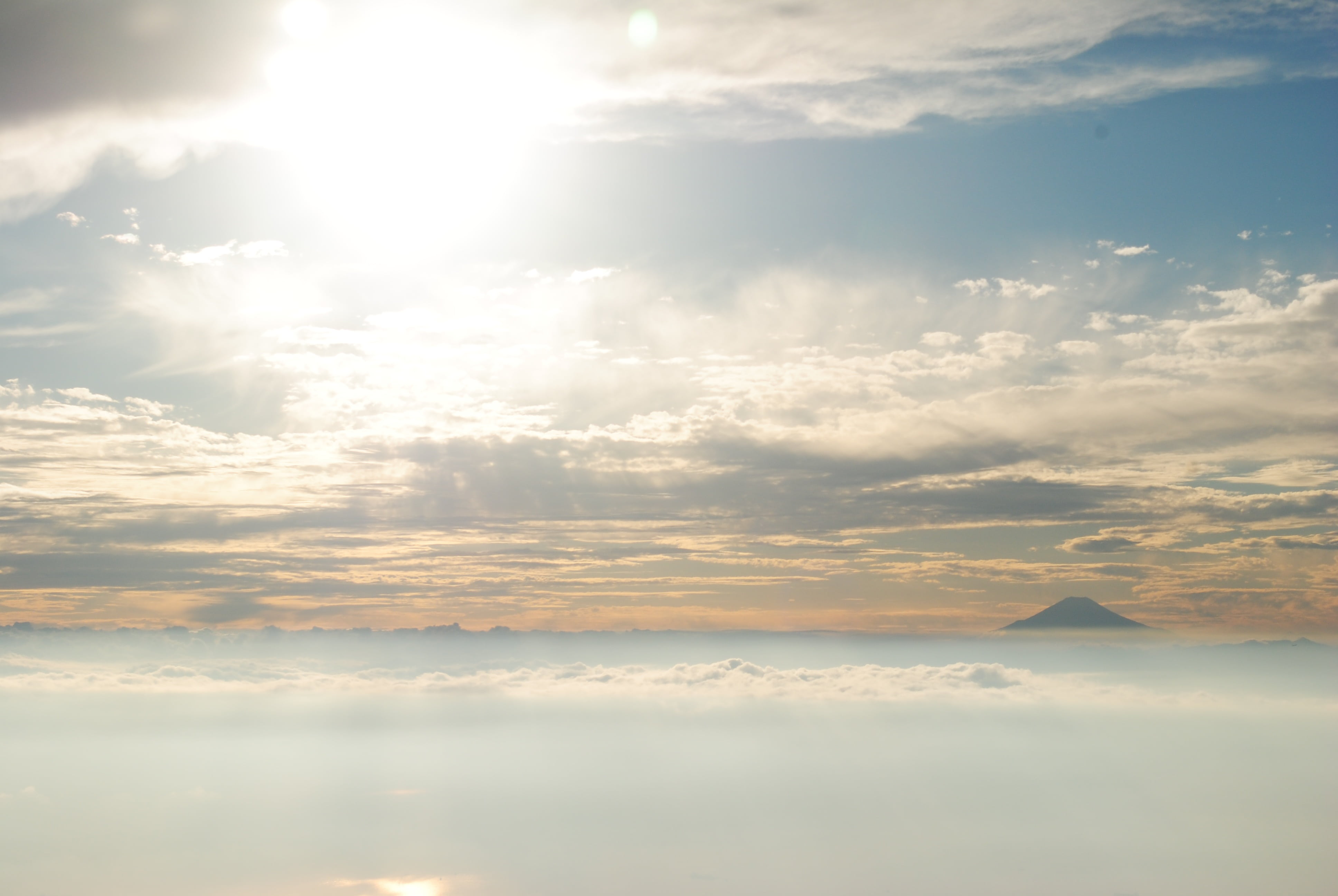 above, sunbeam, japan, cloud, san, sun, beauty in nature, nature, fly, mountain, sky, environment, cloud - sky, day, sunlight, tranquil scene, lens flare, HD Wallpaper