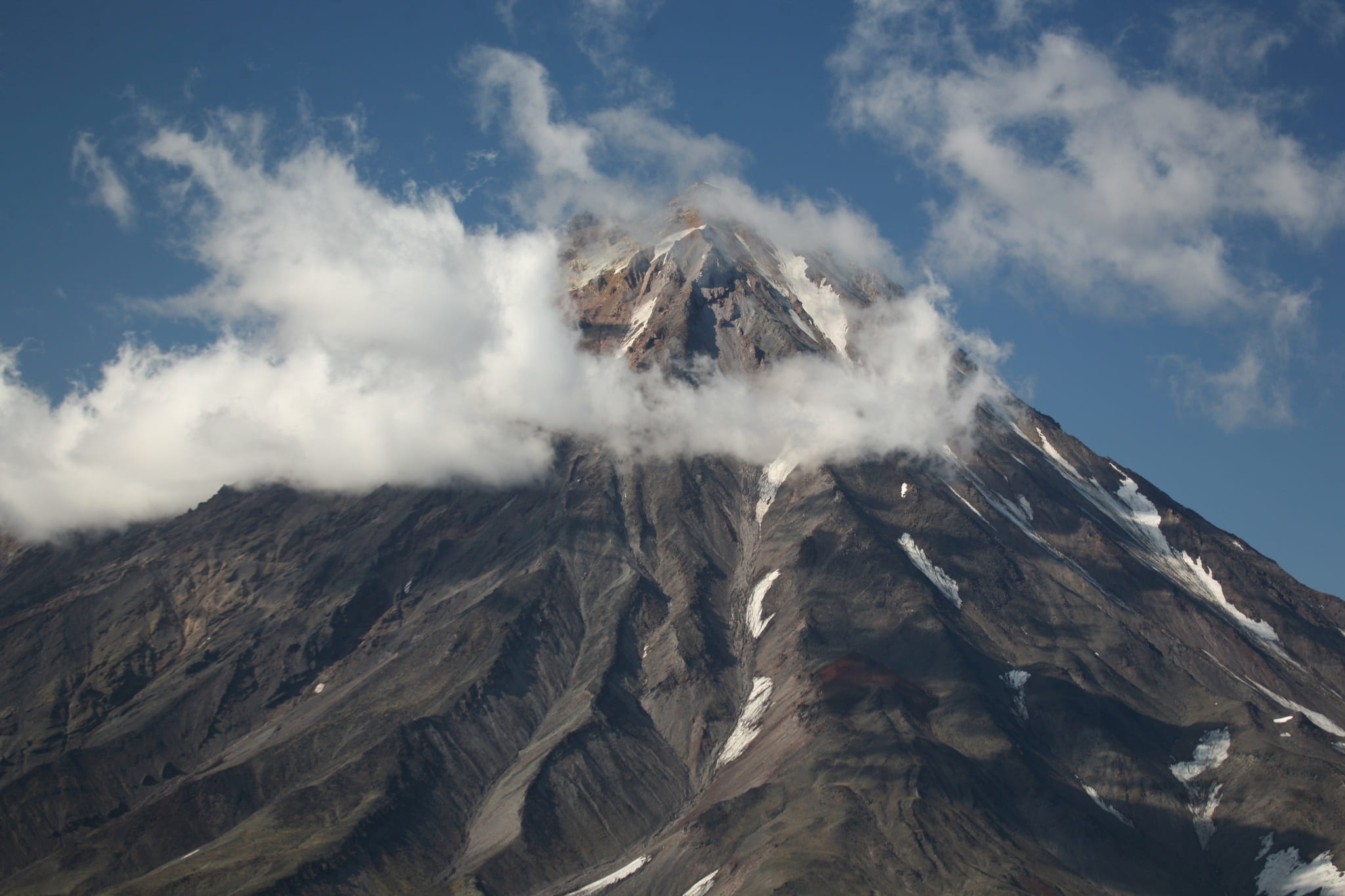 mountain range, nature, scenics - nature, land, clouds, brown, formation, daytime, idyllic, non-urban scene, tranquility, 1080P, kamchatka, no people, HD Wallpaper