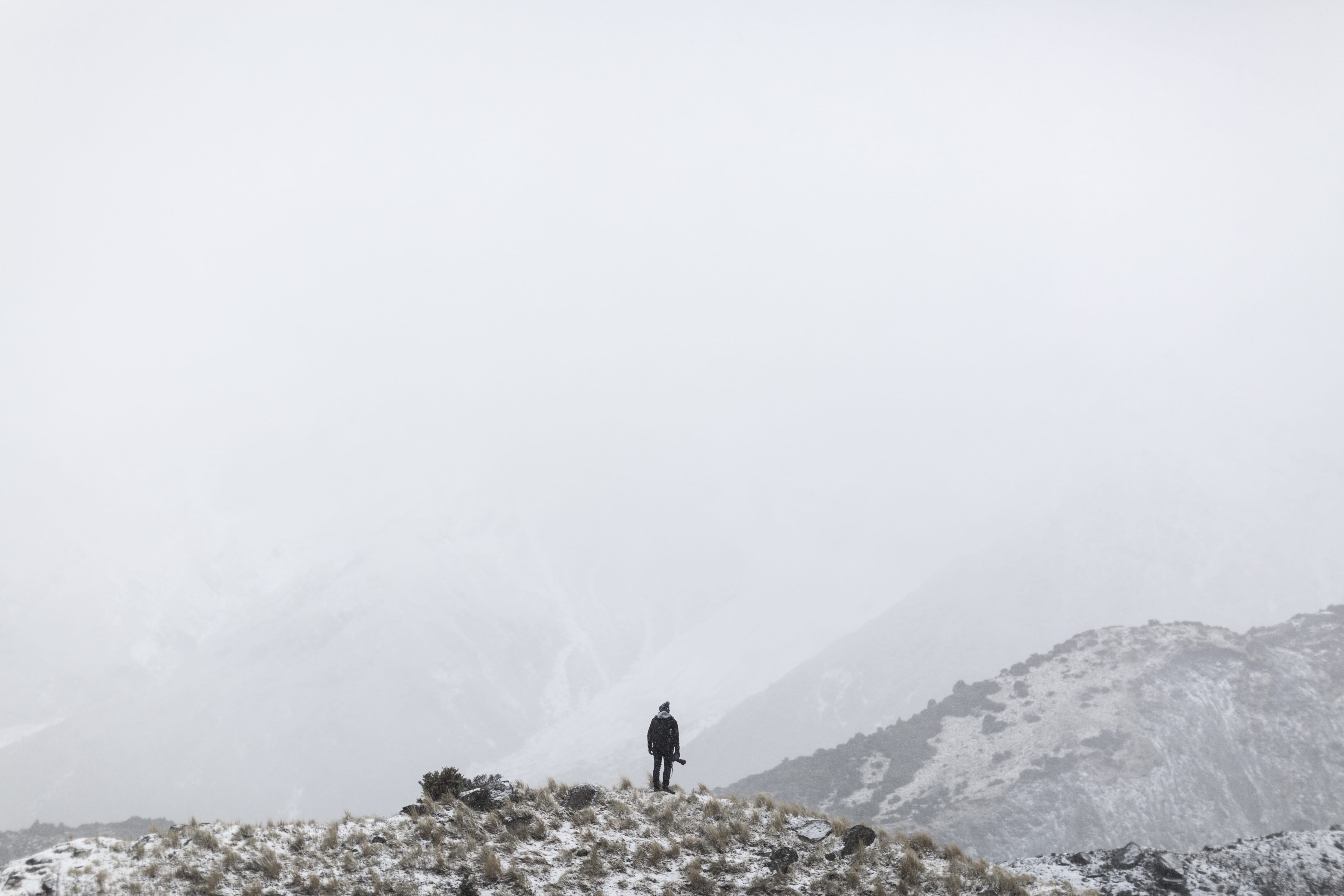 cold, activity, men, nature, one Person, aoraki, backpacker, mountain, snow, mt cook, backpack, fog, copy Space, new zealand, cliff, winter, hiking, 5K, HD Wallpaper