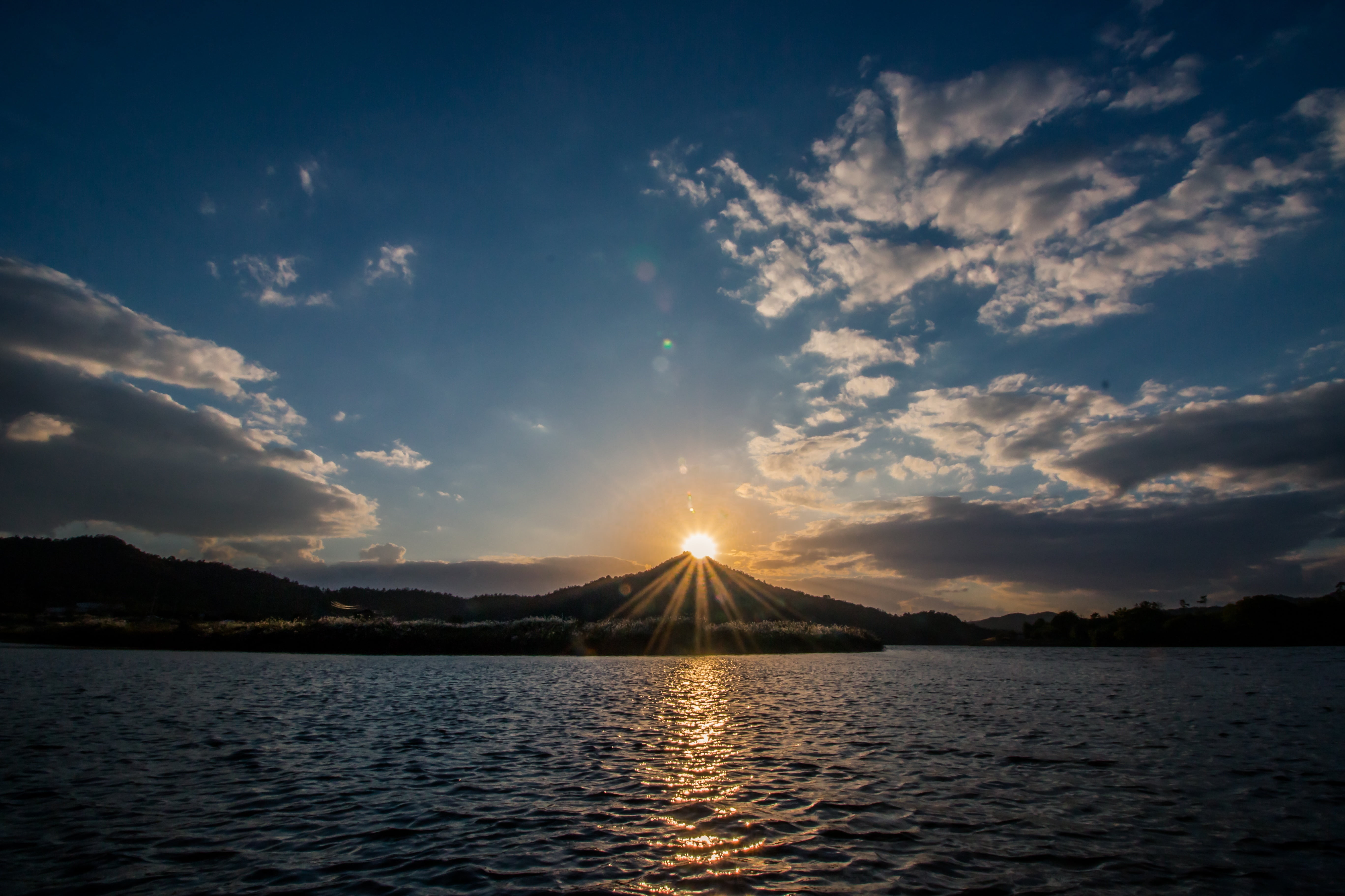 summer, 5K, idyllic, landscape, sunbeam, sun, japan, outdoors, beauty In Nature, mountains, water, scenics, volcano, no People, lake, waterfront, sunset, HD Wallpaper