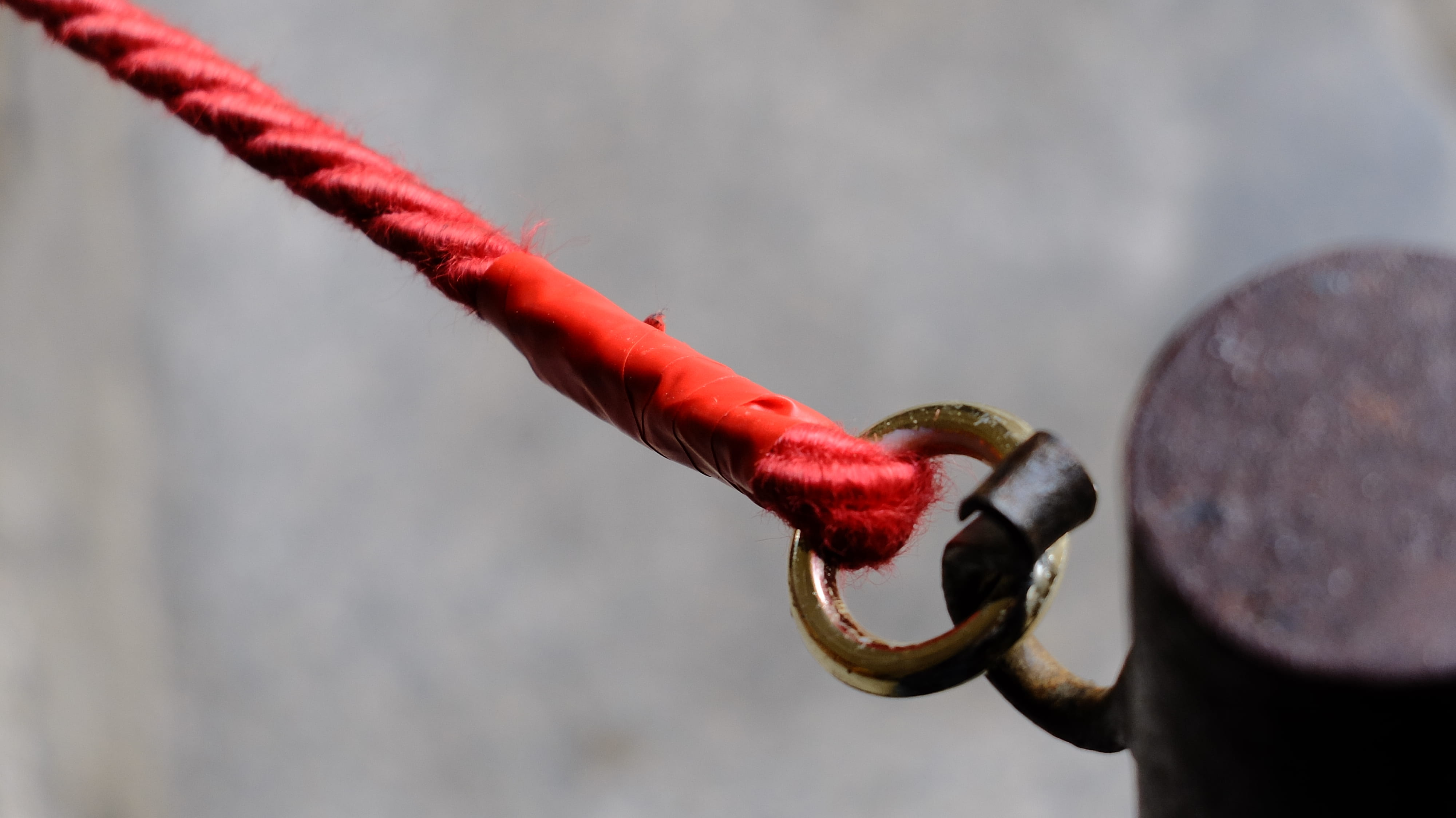 fuji x-30, selective focus, weathered, wire, strength, rope, rusty, day, close-up, 4K, safety, knot, focus on foreground, protection, connection, growth, HD Wallpaper