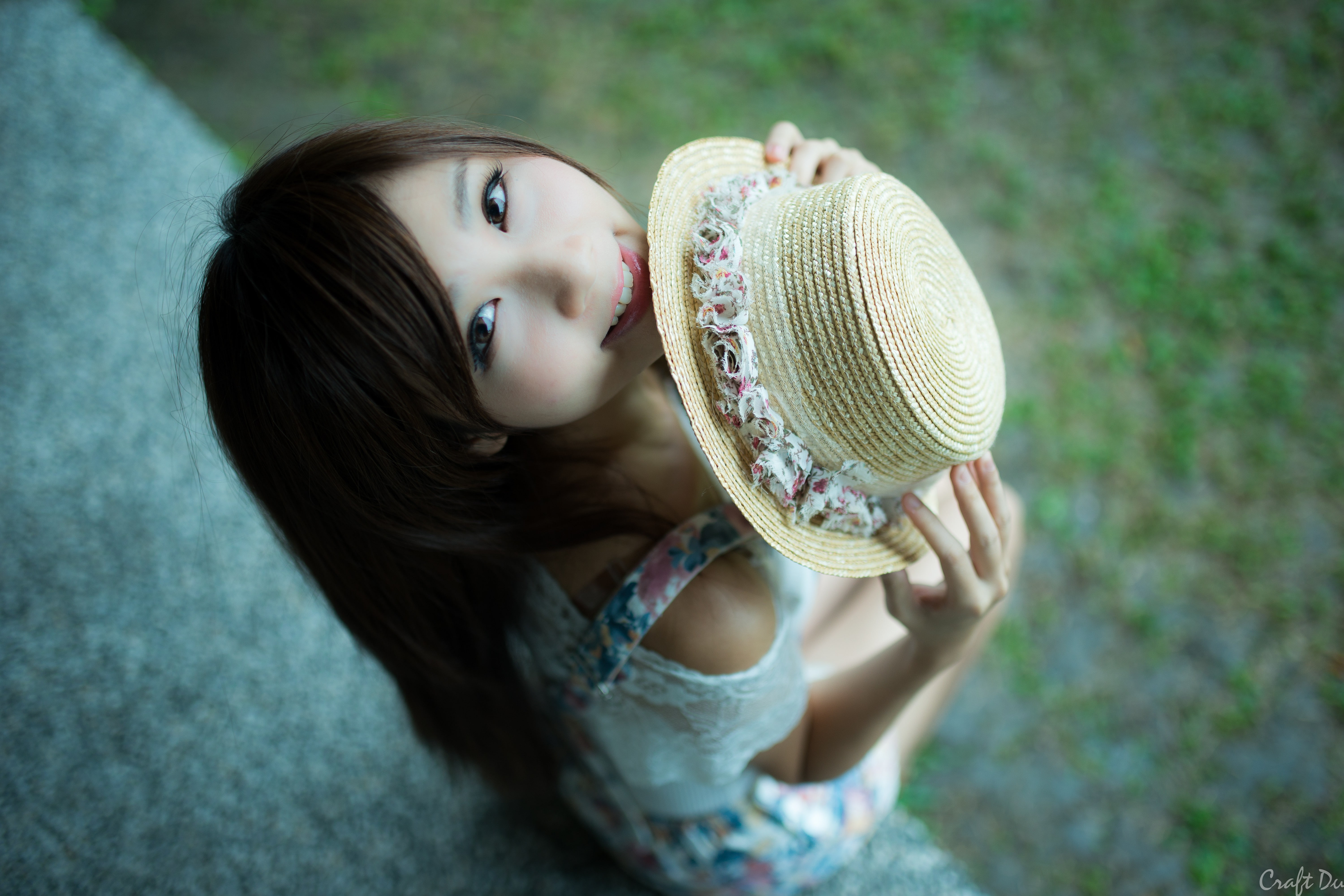 portrait, focus on foreground, day, hair, child, girls, cute, 5K, Asian, one person, brown hair, innocence, childhood, hairstyle, holding, millinery, brunette, HD Wallpaper