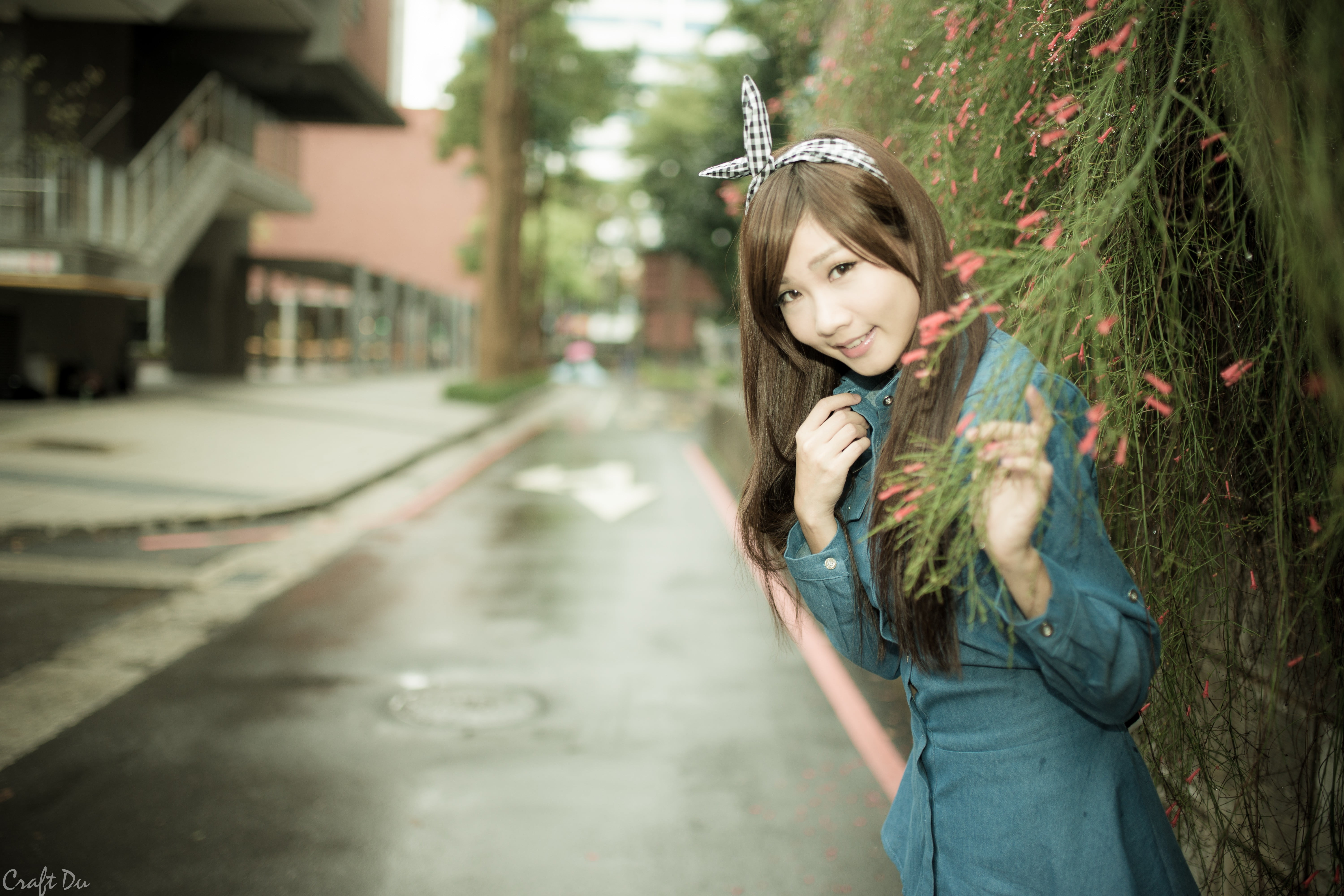 women, leisure activity, Asian, looking at viewer, females, hair band, outdoors, 5K, looking at camera, Zhang Ya Zhu, rain, casual clothing, beautiful woman, HD Wallpaper