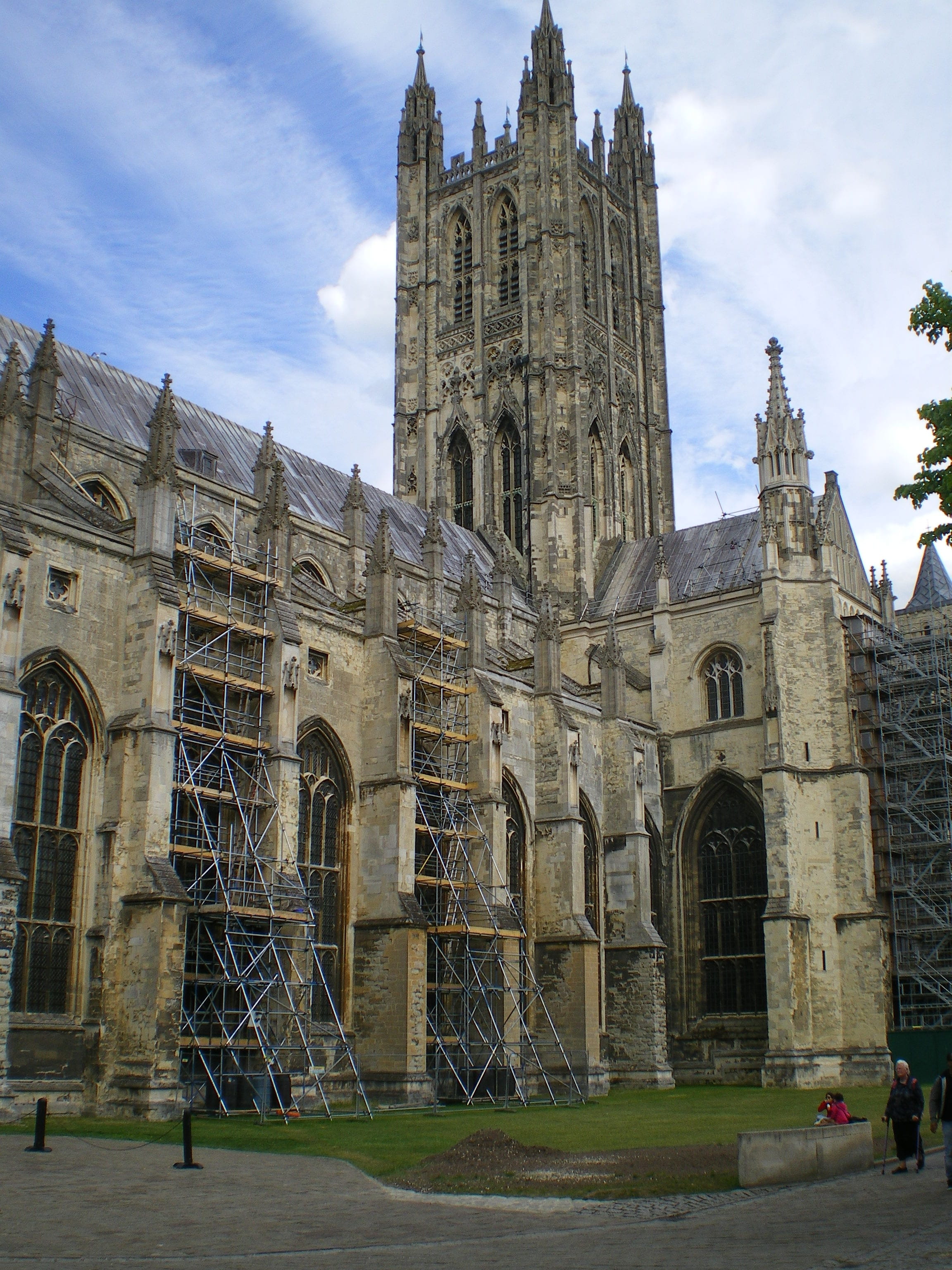 travel destinations, sky, day, cathedral, belief, facade, abbey, built structure, place of worship, kent, nature, building, building exterior, architecture, Phone HD Wallpaper