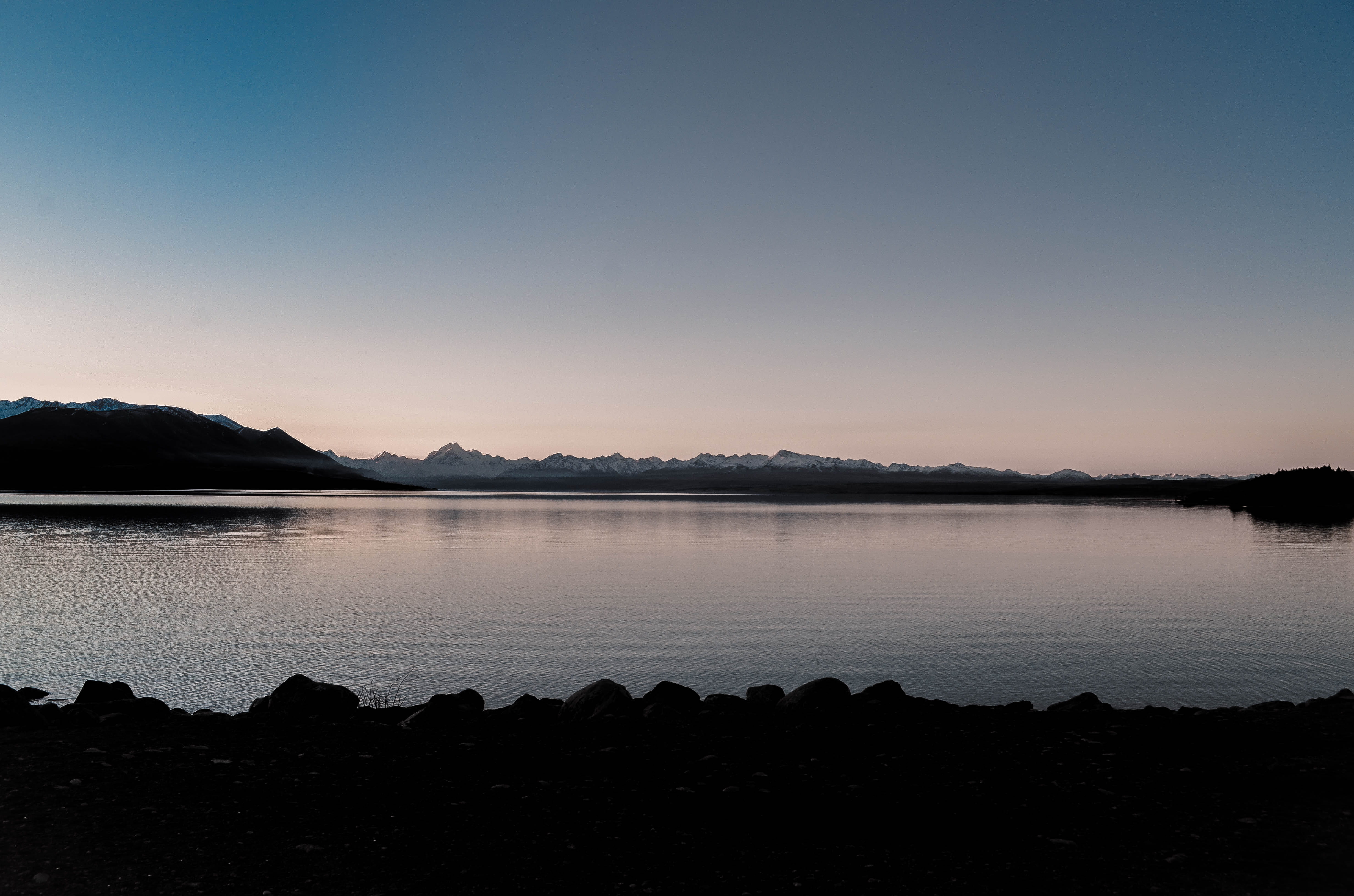 lake, reflection, idyllic, mountain, mountain range, sky, outdoors, non-urban scene, scenics - nature, water, sunset, clear sky, 4K, scenic, outdoor, nature, HD Wallpaper