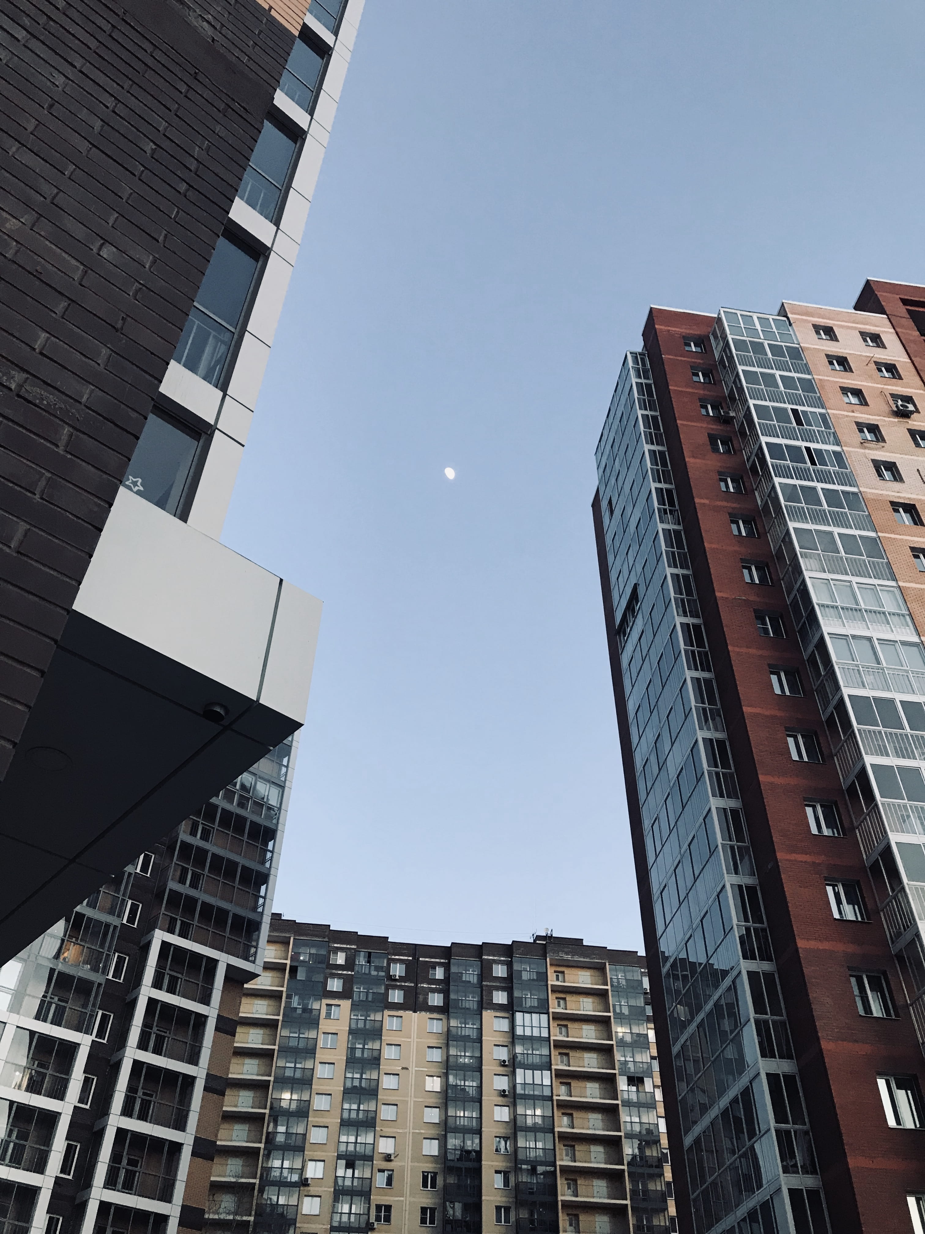 clear sky, 4K, daytime, photography, town, irkutsk, no people, day, construction, housing, buildings, tower, metropolis, sky, office building, skyscraper, Phone HD Wallpaper
