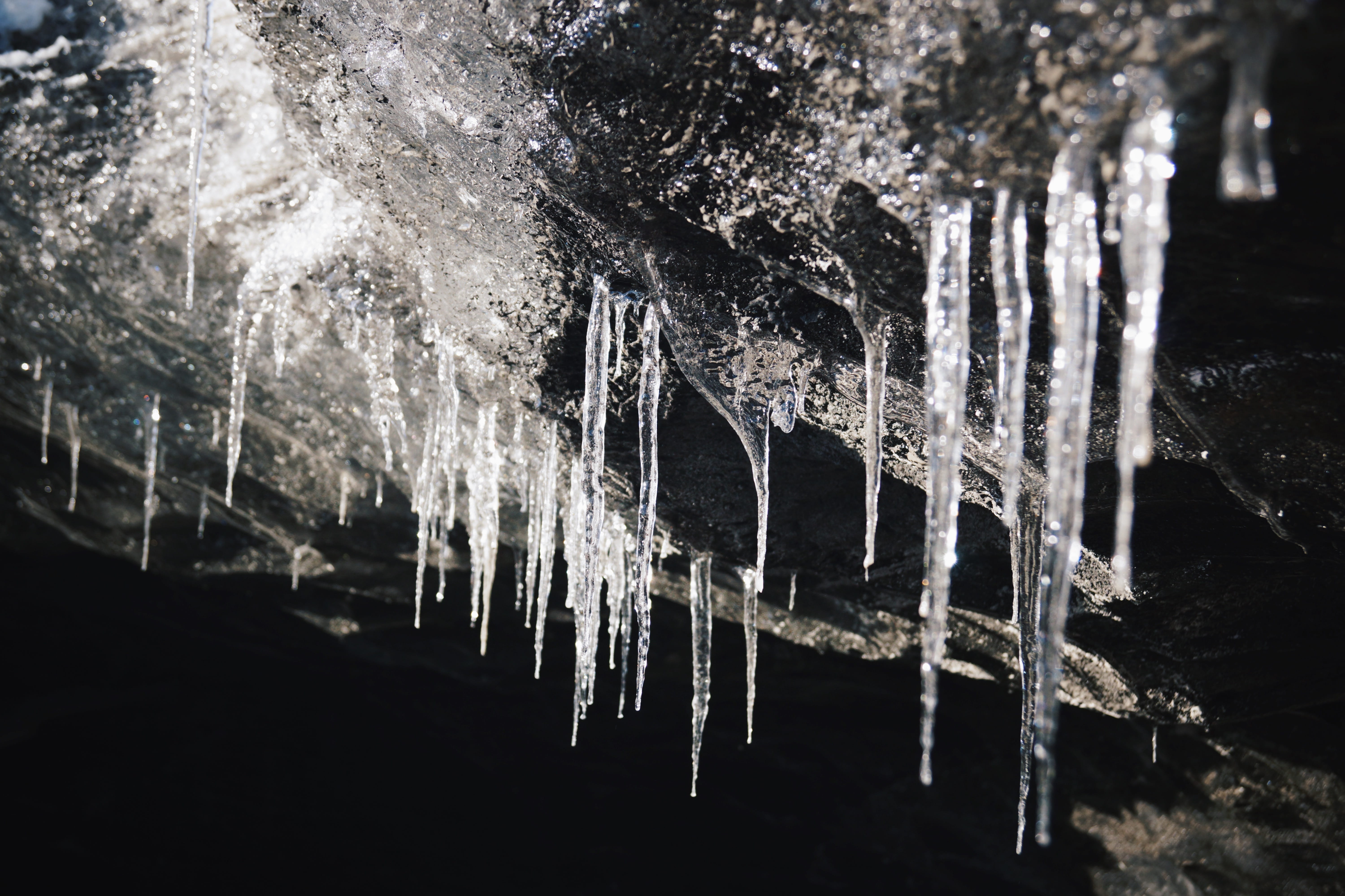 fragility, travel, glacier, mountain, environment, iceland, no people, frozen, snow, hanging, caving, winter, architecture, outdoors, handle, built structure, HD Wallpaper