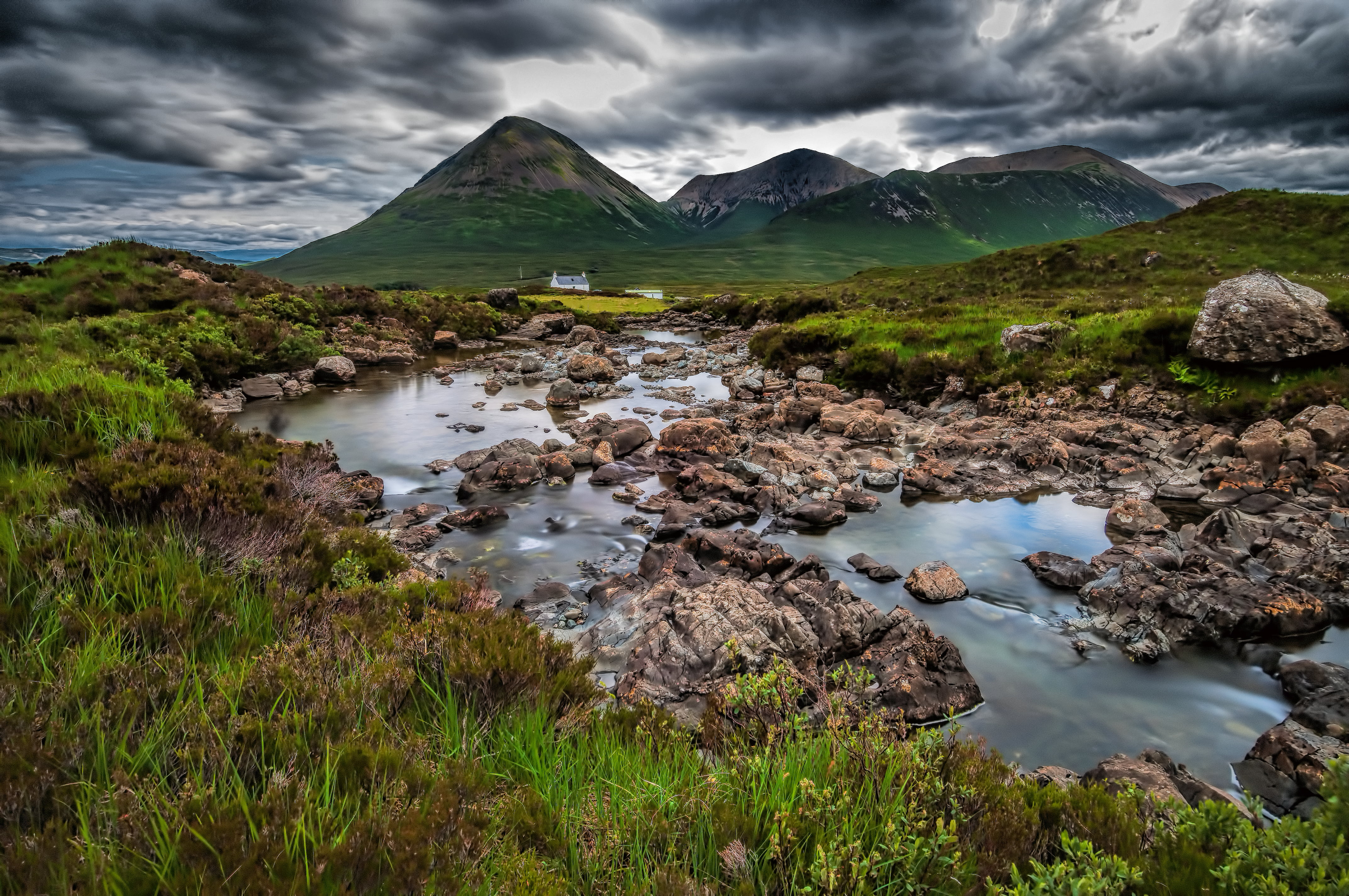 Mor, Auto_Focus, river, Allt, 4K, nature, water, cloud - Sky, landscape, mountain, grassfield, outdoors, iceland, scenics, Skye, background, Cuillin, Sligachan, HD Wallpaper