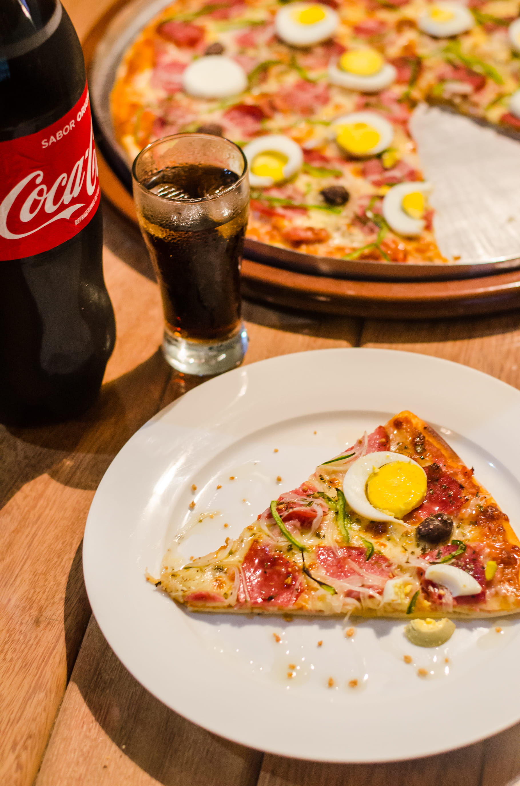 cuisine, lunch, 2K, alcohol, food, ceramic, eggs, drink, meat, fastfood, ready-to-eat, ham, slice, breakfast, pizza, restaurant, coca-cola, vegetable, Phone HD Wallpaper