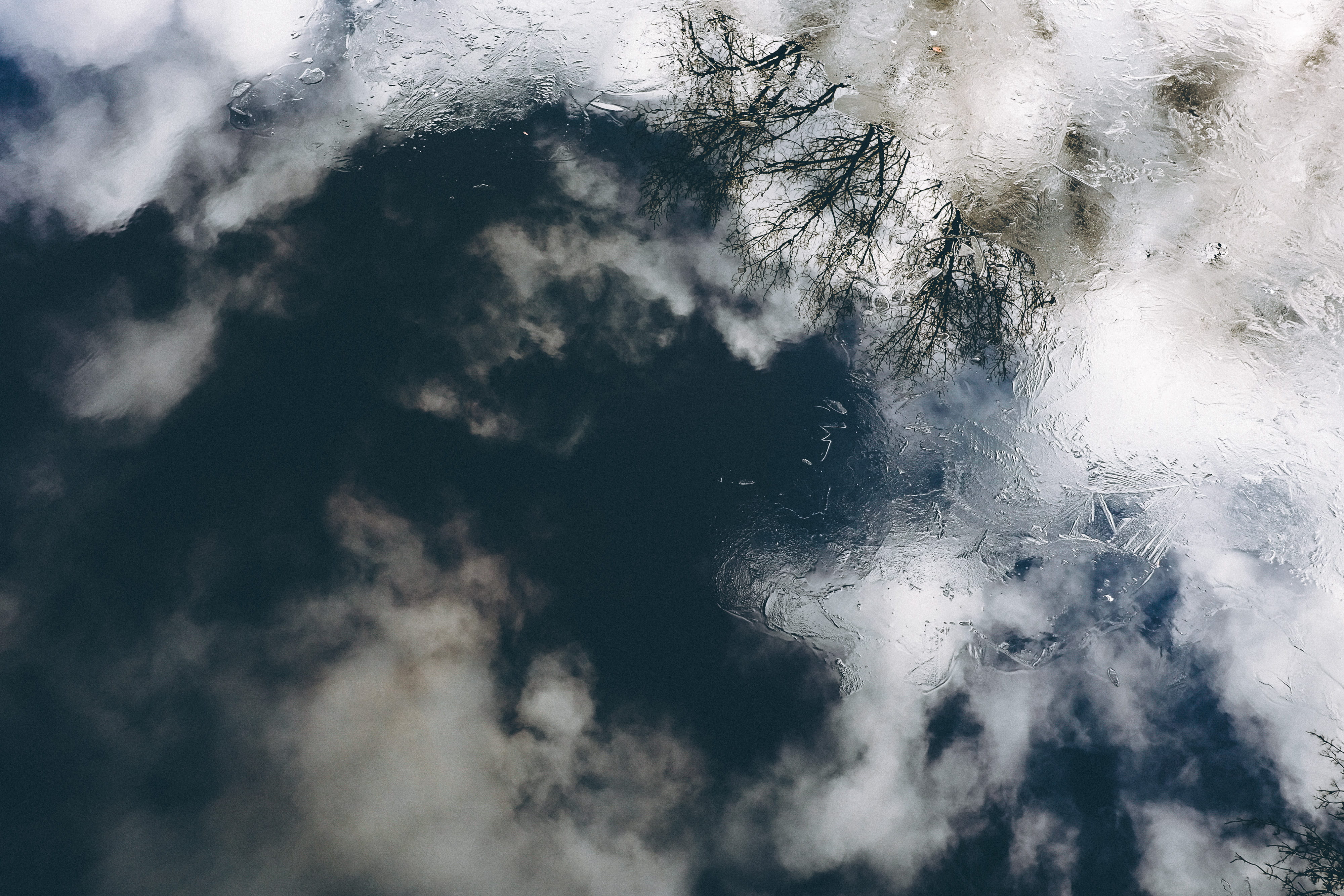 day, weather, nature, snow, pattern, Reflection, ice, cold temperature, climate, winter, icy, blue, overcast, full frame, window, storm, river, cloudscape, HD Wallpaper