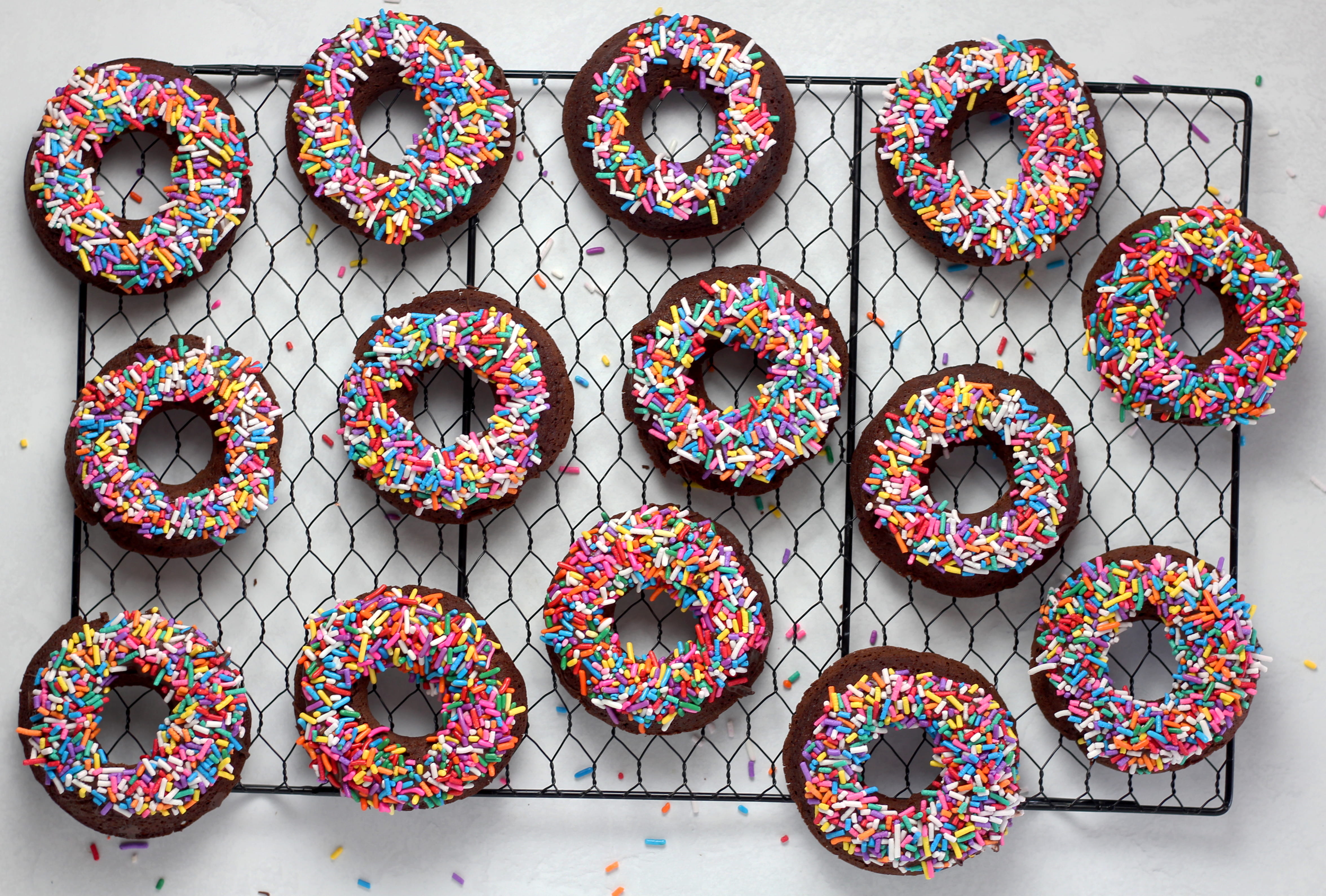 cake, snack, dessert, directly above, unhealthy eating, 4K, bag, accessory, indoors, purse, gluten, accessories, ready-to-eat, donut, sprinkles, chocolate, HD Wallpaper