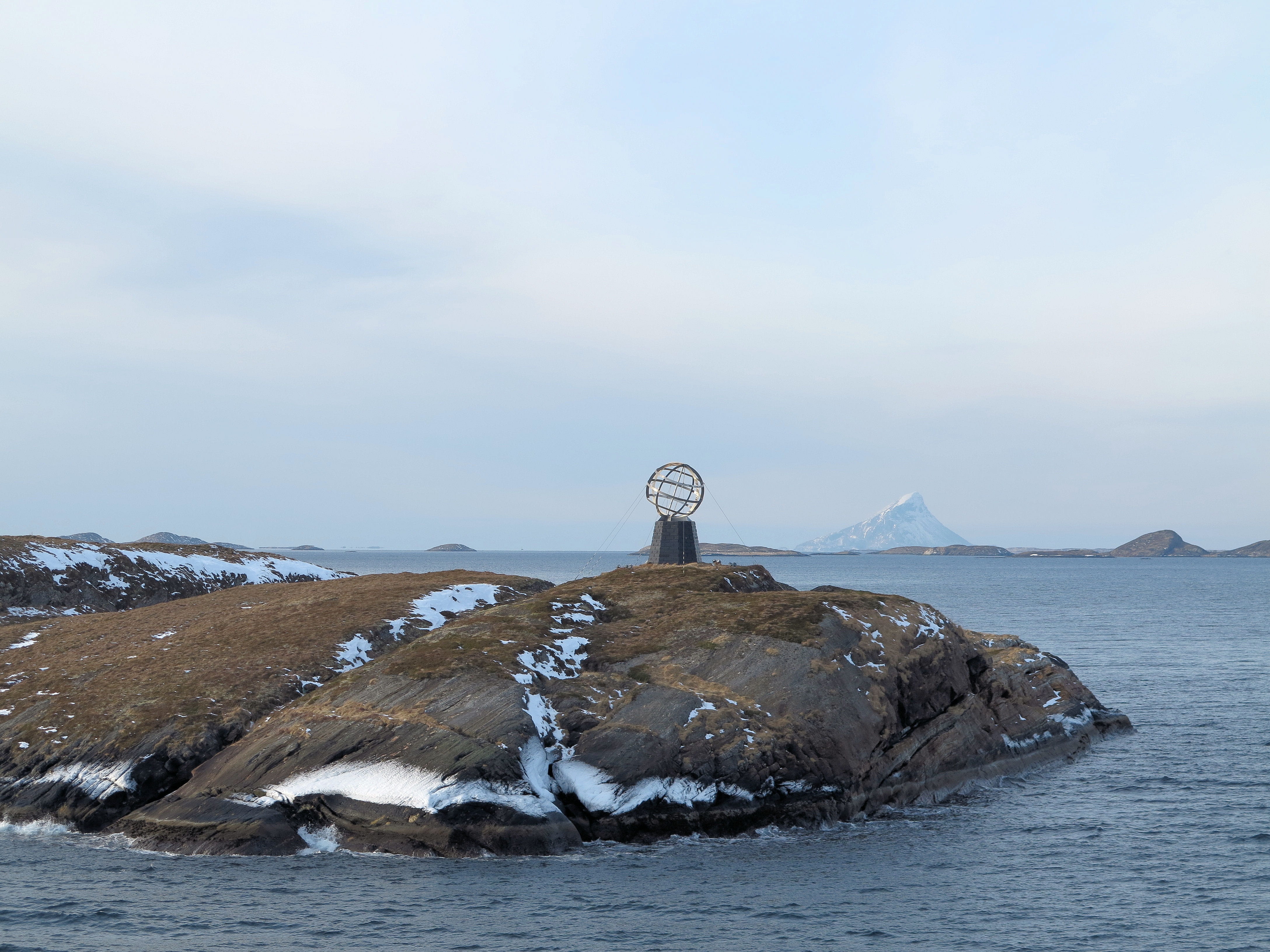 travel, 4K, arctic circle, tranquil scene, seashore, water, ocean, rock, norway, arctic, cloud - sky, tranquility, day, sea, non-urban scene, solid, stone, HD Wallpaper