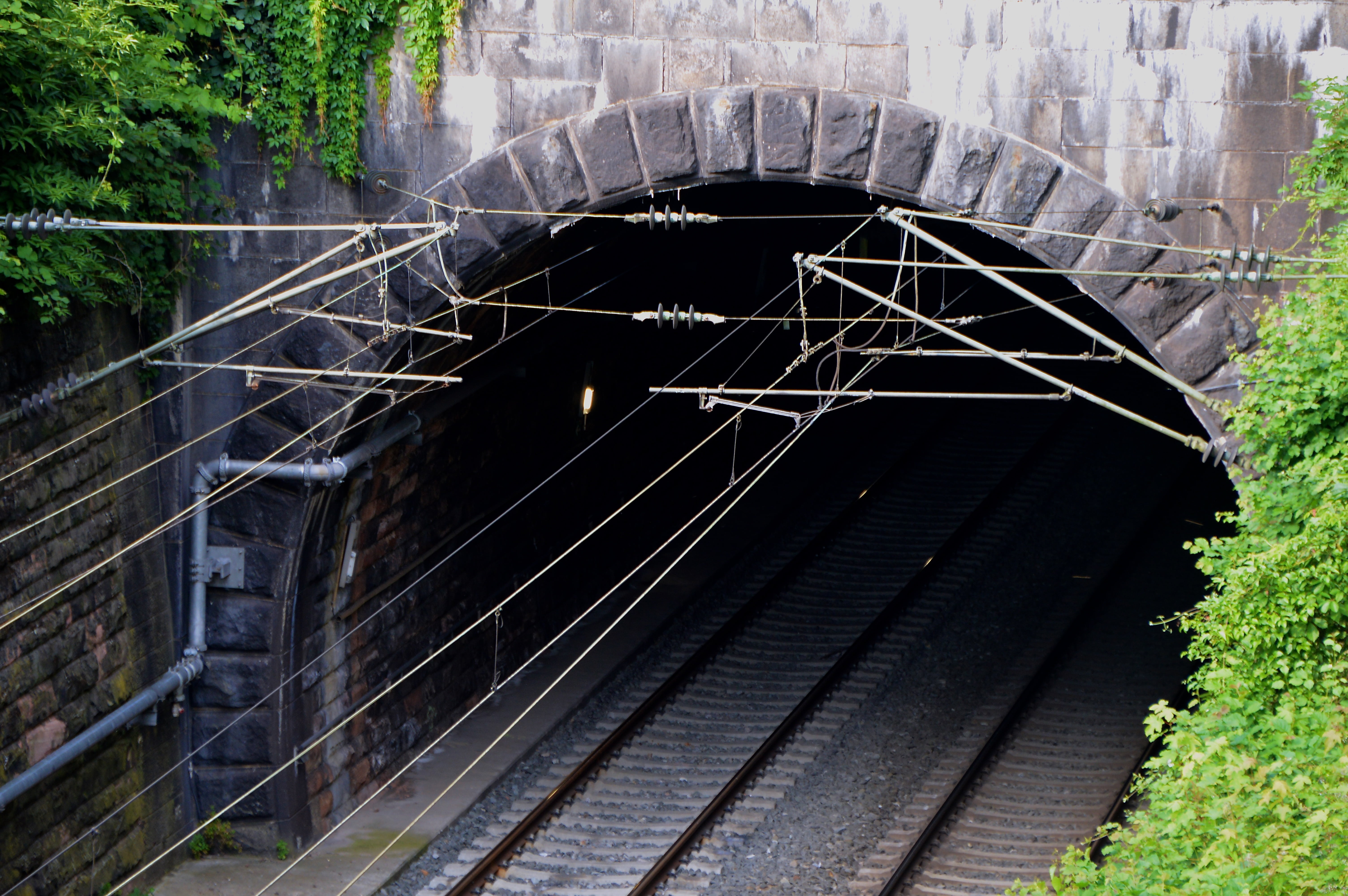 trains, route, direction, gleise, tunnel, transportation, transport, train, 5K, building exterior, transport and traffic, plant, nature, connection, architecture, HD Wallpaper
