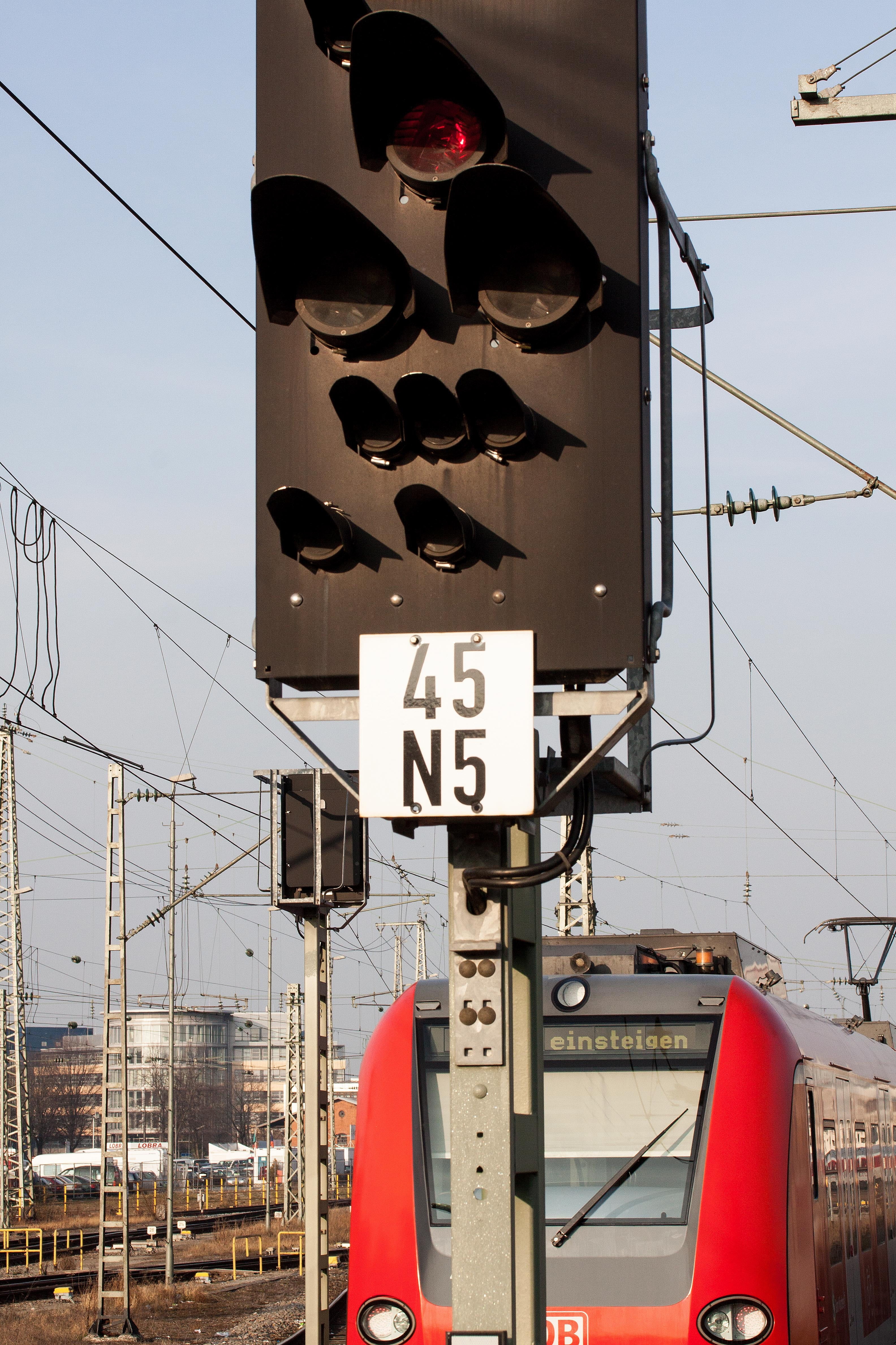 sign, s bahn, 4K, signal, low angle view, red, railroad Track, train, city, outdoors, no people, travel, communication, upper lines, sky, road signal, Phone HD Wallpaper
