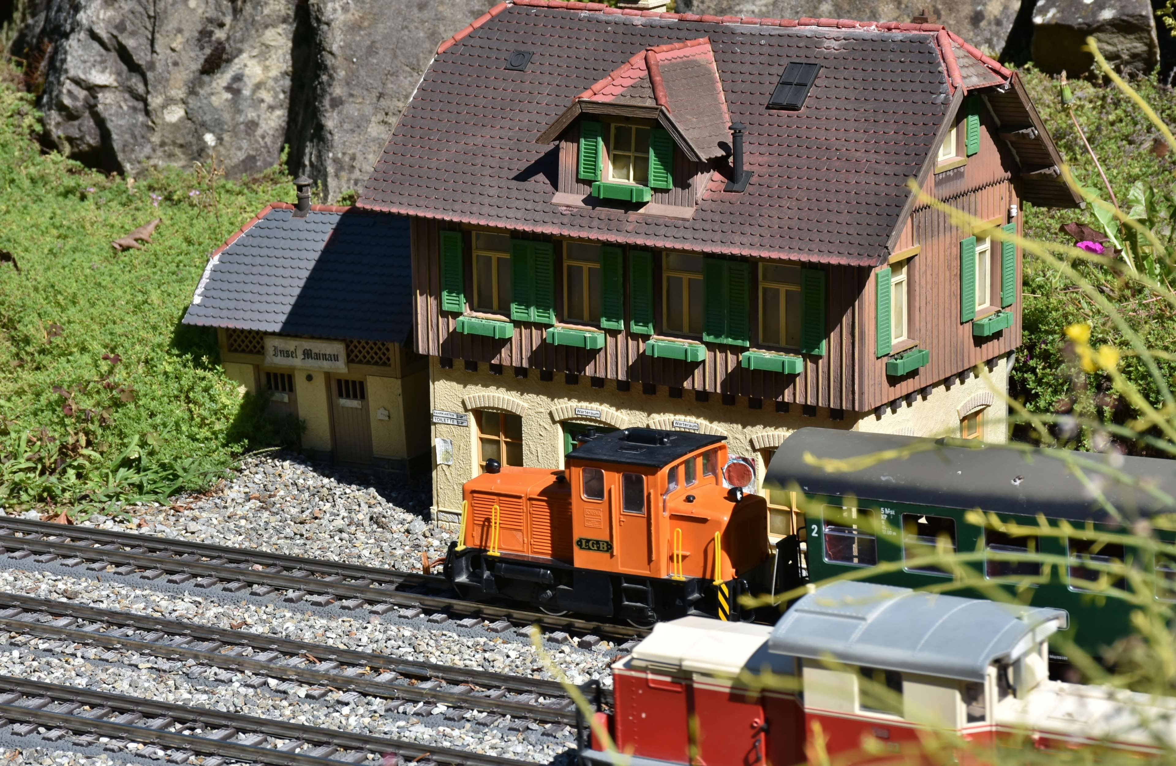 mode of transportation, architecture, miniature, electric locomotive, toys, wood - material, toy track, railway tracks, railway, city, high angle view, HD Wallpaper