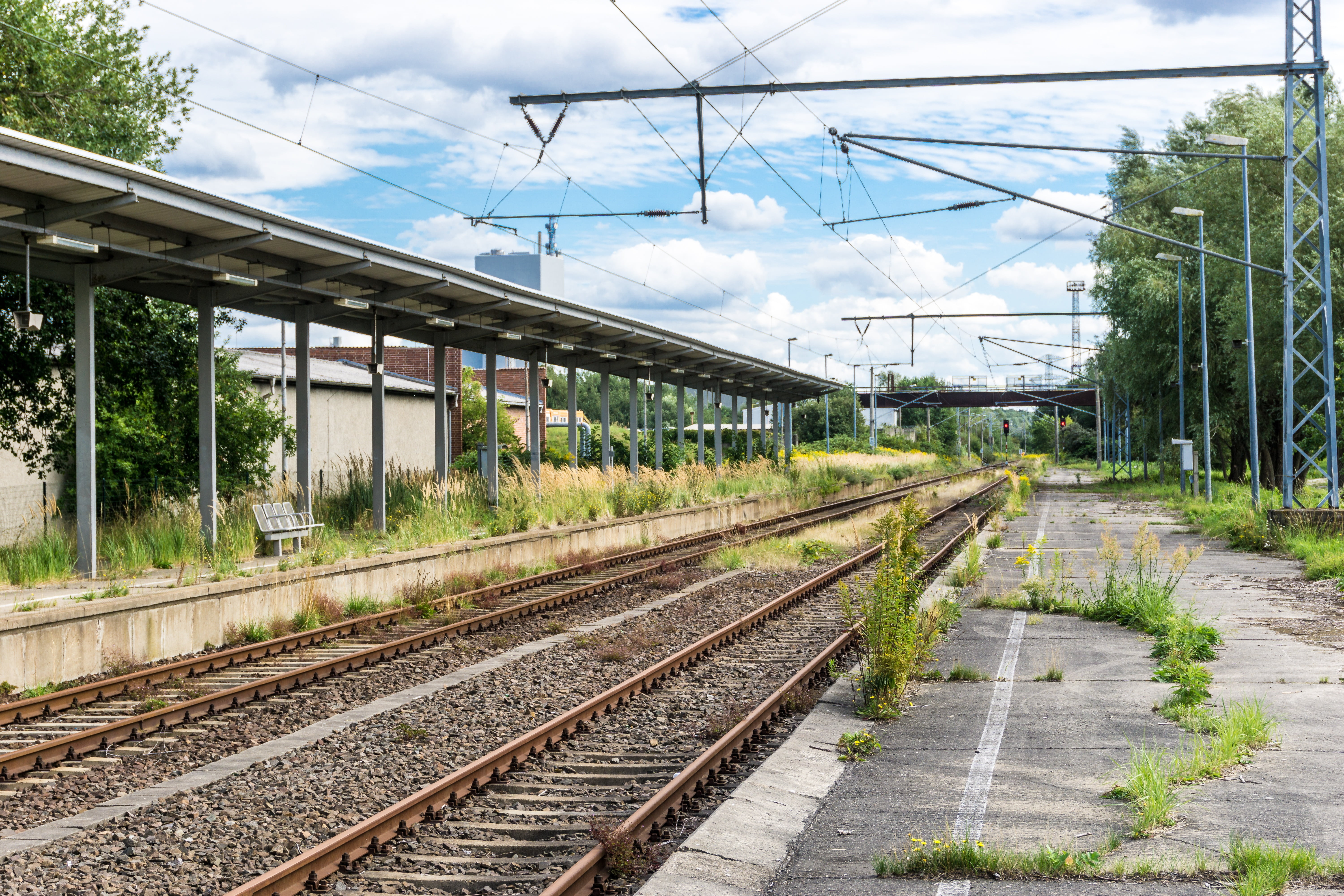 railway rails, built structure, power supply, tree, plant, no people, building exterior, railway, outdoors, sky, railroad track, 5K, clouds, zugfahrt, HD Wallpaper