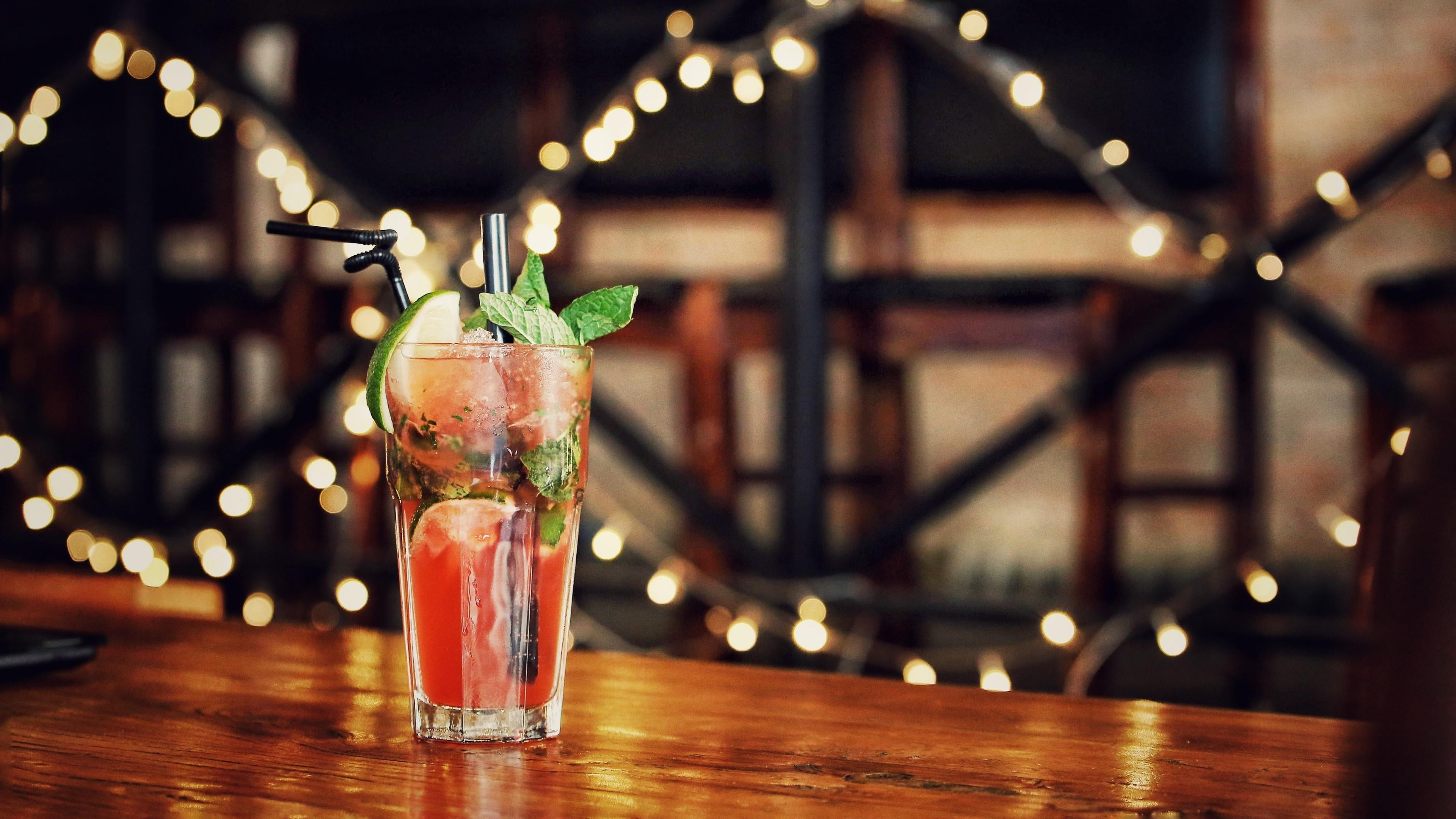 glass, glass - material, no people, drinking glass, table, drinking straw, food, focus on foreground, 4K, straw, close-up, mint leaf - culinary, nightlife, HD Wallpaper