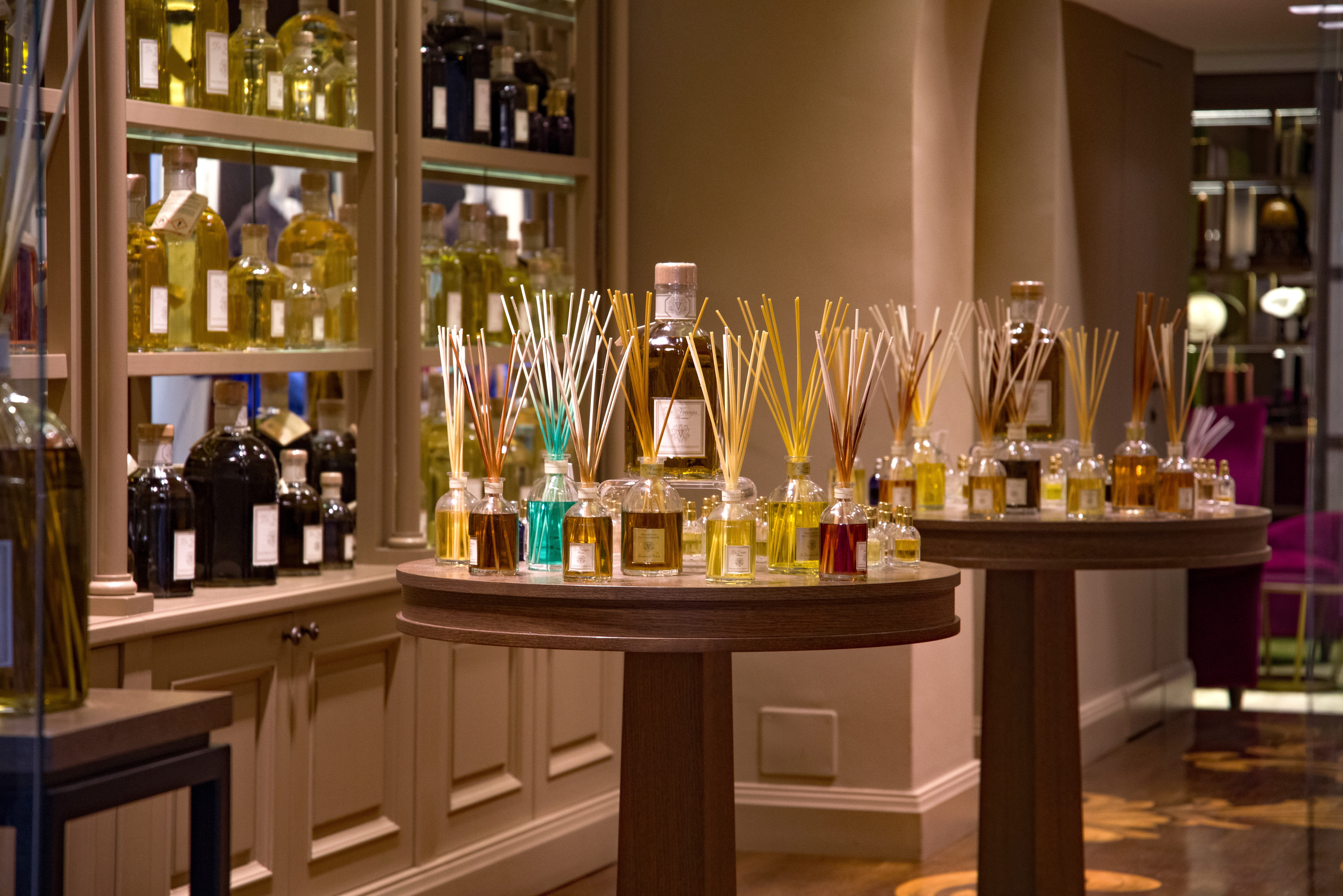 italy, wine, alcohol, household equipment, shop, flavor, sale, store, wineglass, glass - material, well, indoors, fragrance, container, bar counter, clear, HD Wallpaper