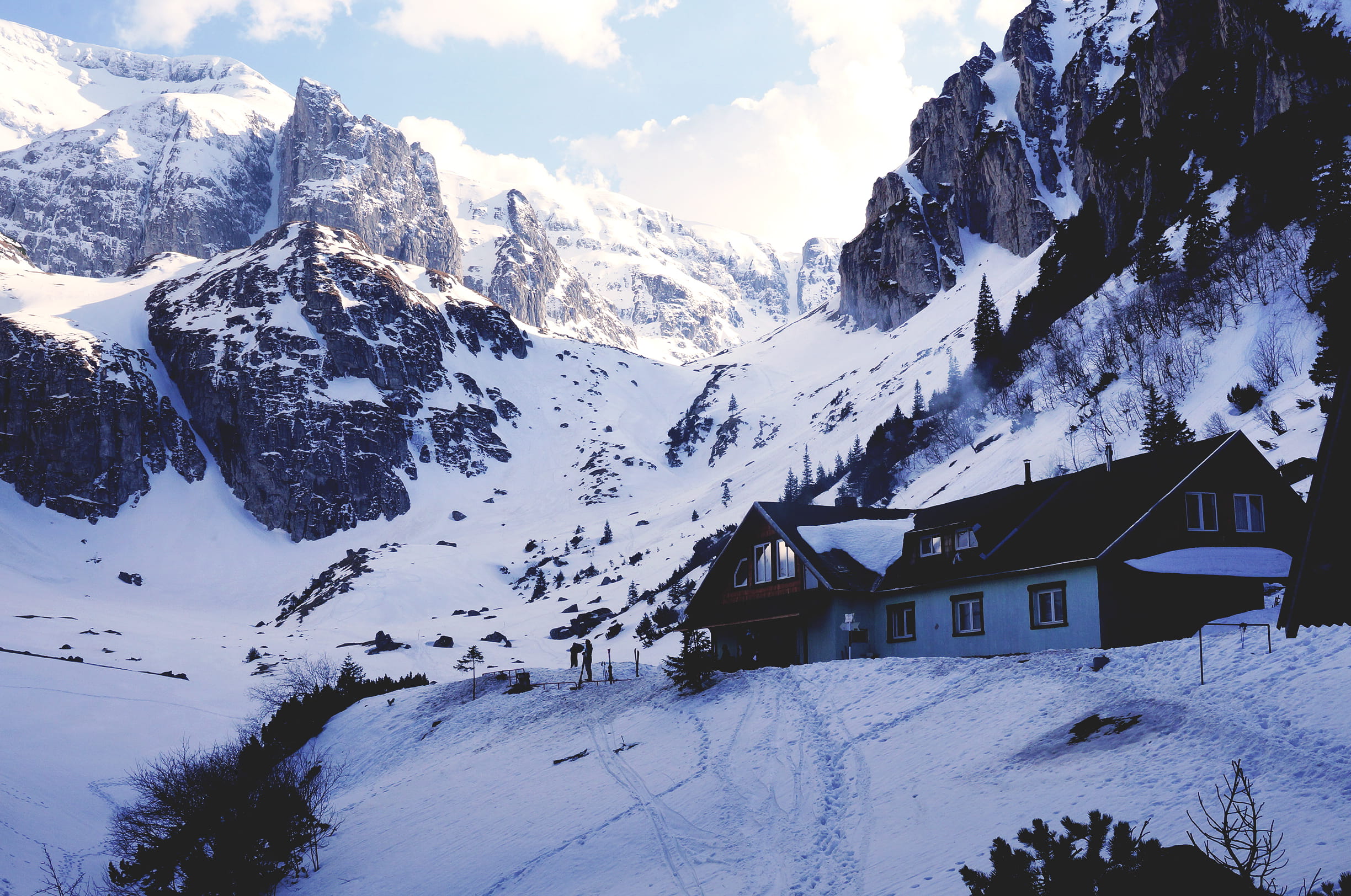 romania, cold, cabin, hiking, malaiesti, outdoors, mountains, formation, building exterior, built structure, snowcapped mountain, sky, nature, house, bucegi, HD Wallpaper