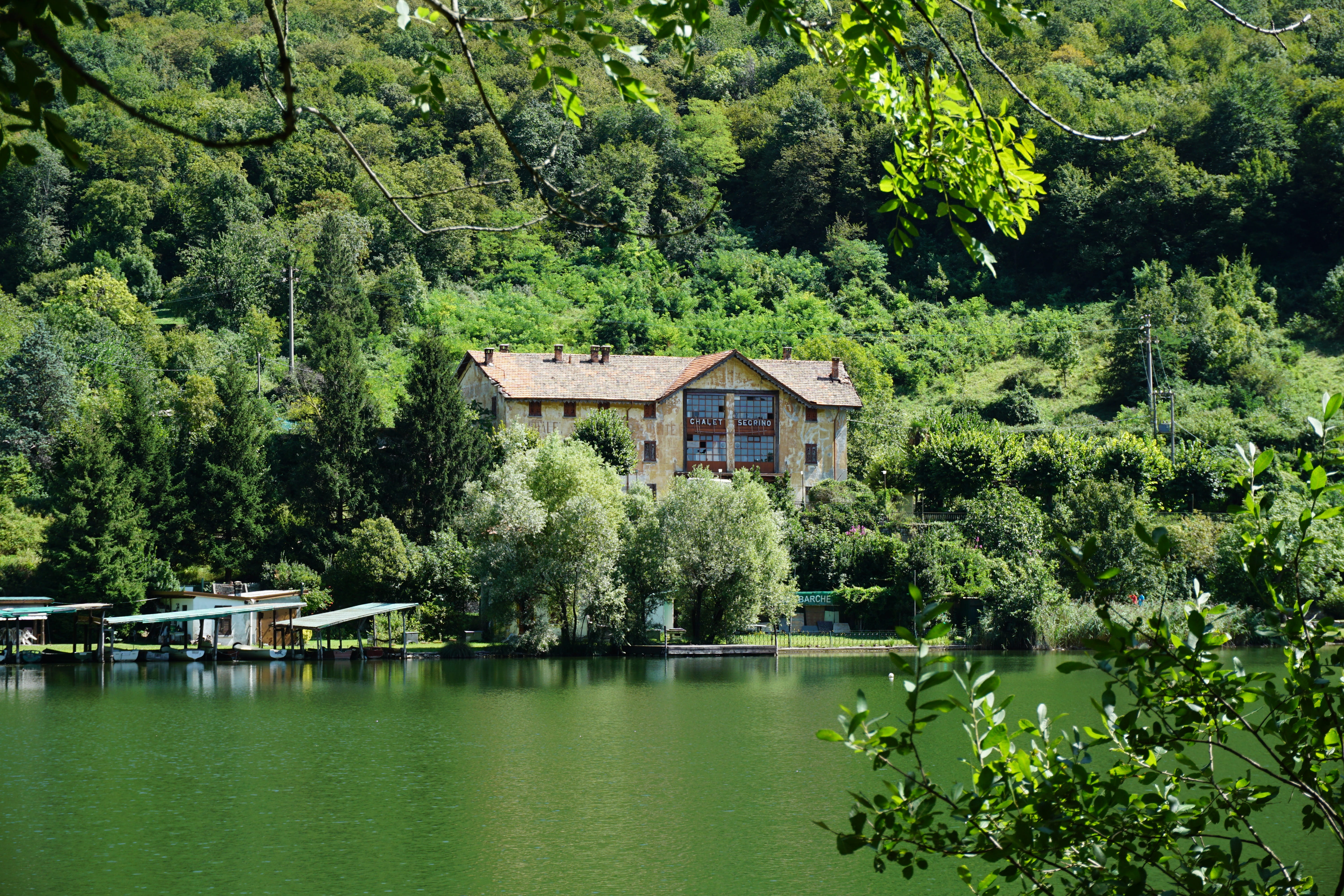 beauty in nature, architecture, lake lombardia, tranquility, nature, como, house, water, tree, lombardy, built structure, green color, 5K, segrino, chalet, HD Wallpaper