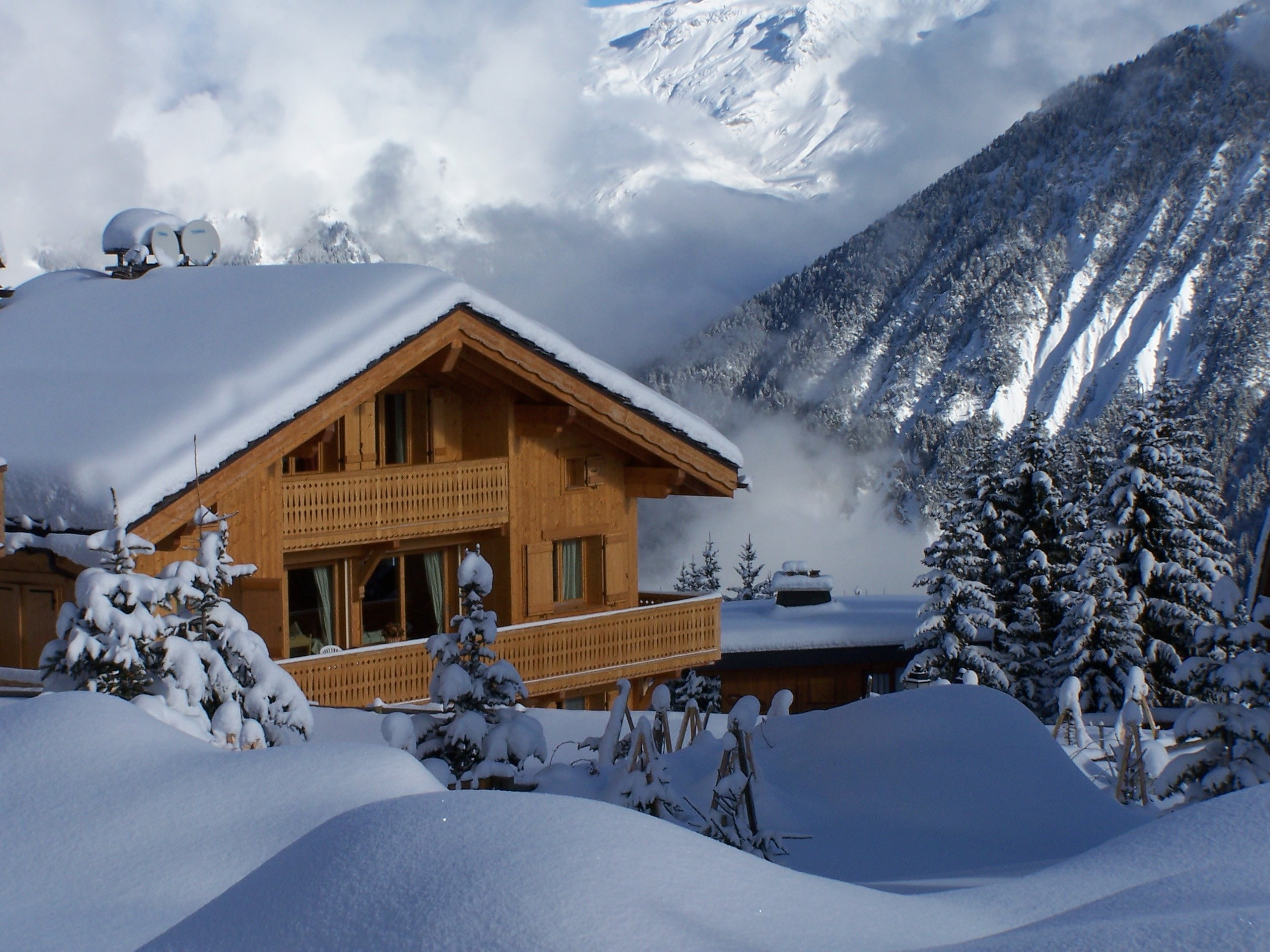 cold temperature, vacations, tranquil Scene, hut, cottage, cold - Temperature, no People, cloud - sky, outdoors, brown, log cabin, frost, tourist Resort, HD Wallpaper
