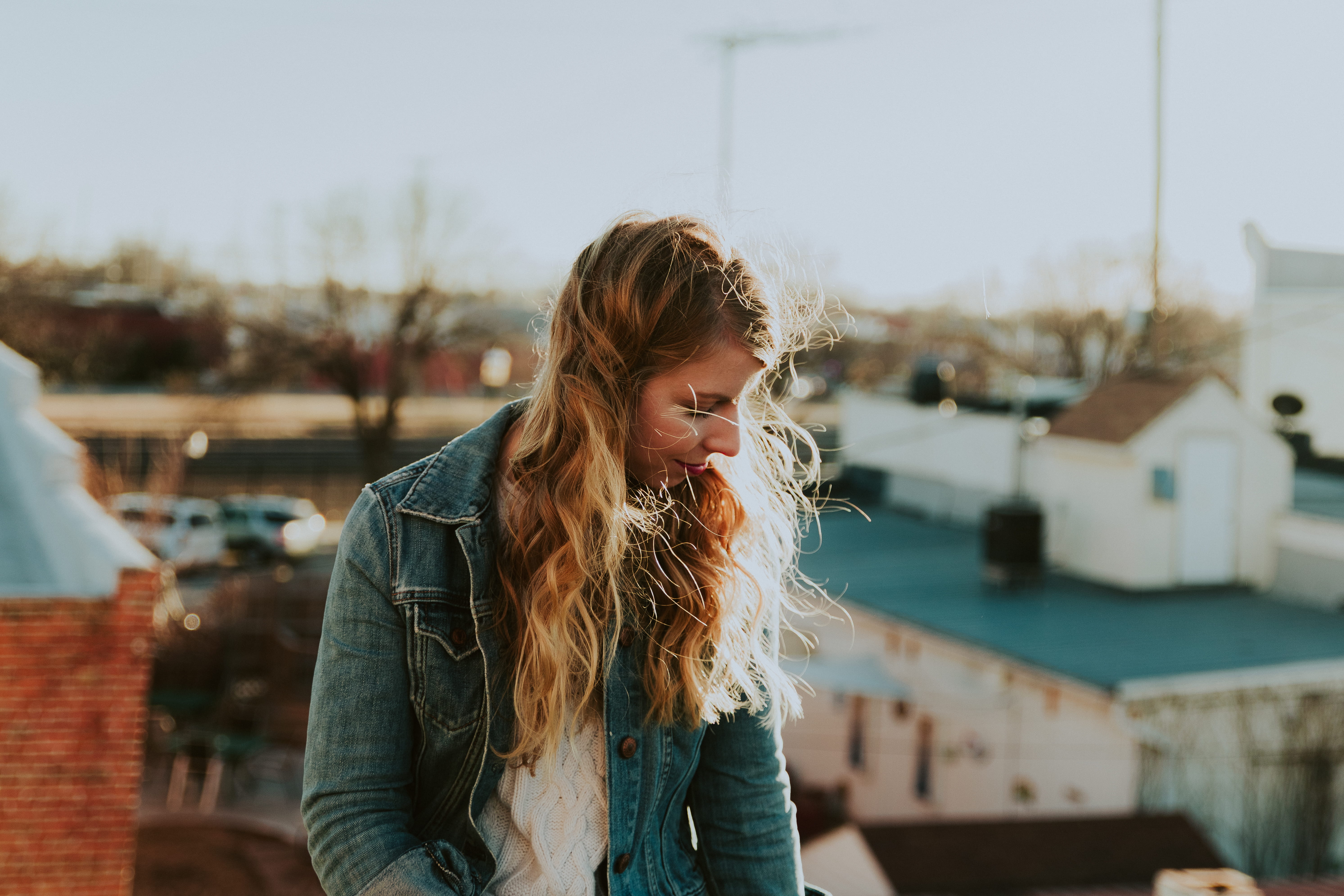 smiling, person, day, lady, curly, wearing, built structure, casual clothing, real people, fashion, eyes closed, jean, button, beautiful woman, leisure activity, HD Wallpaper