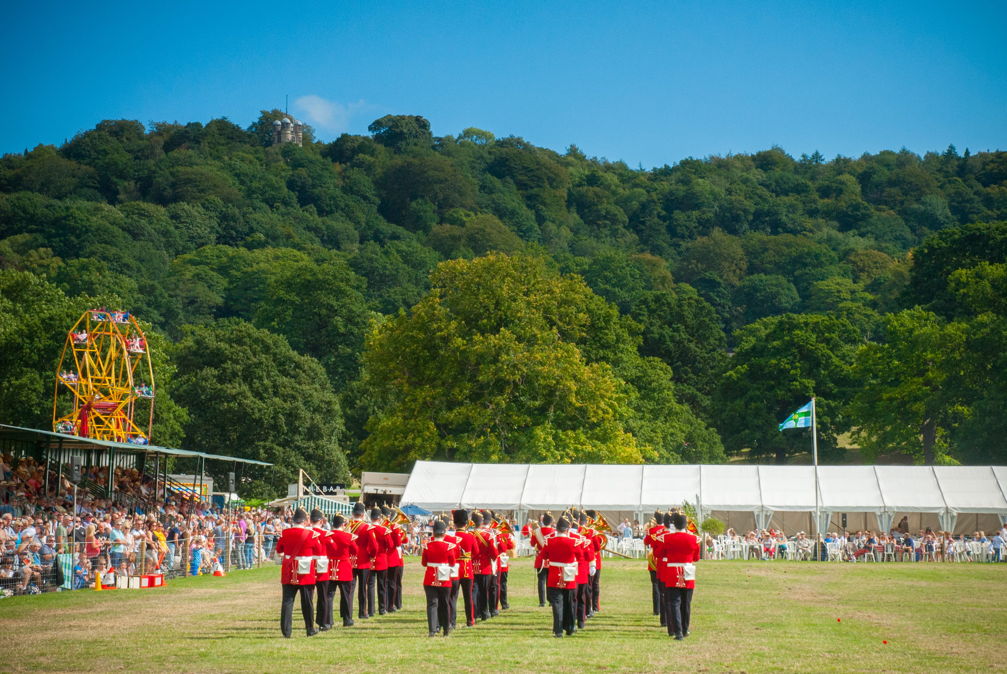 women, grass, music, uniform, middle, sport, outdoors, group, day, chatsworth house, people, tree, musician, leisure activity, band, person, 2K, men, crowd, HD Wallpaper
