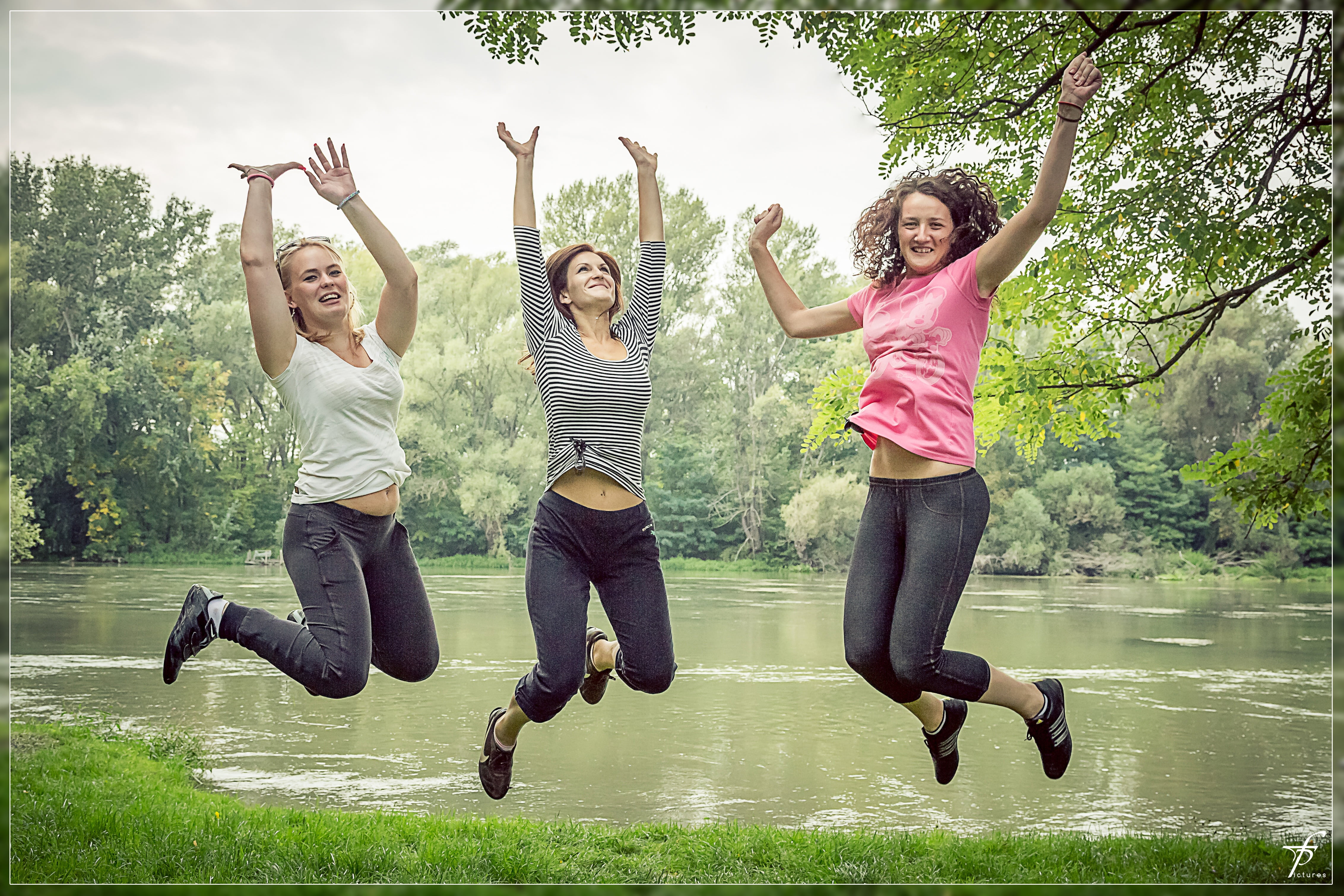 happiness, mid-air, park, woman, vitality, full length, carefree, lifestyles, human limb, healthy Lifestyle, positive emotion, 4K, freedom, pretty, women, HD Wallpaper