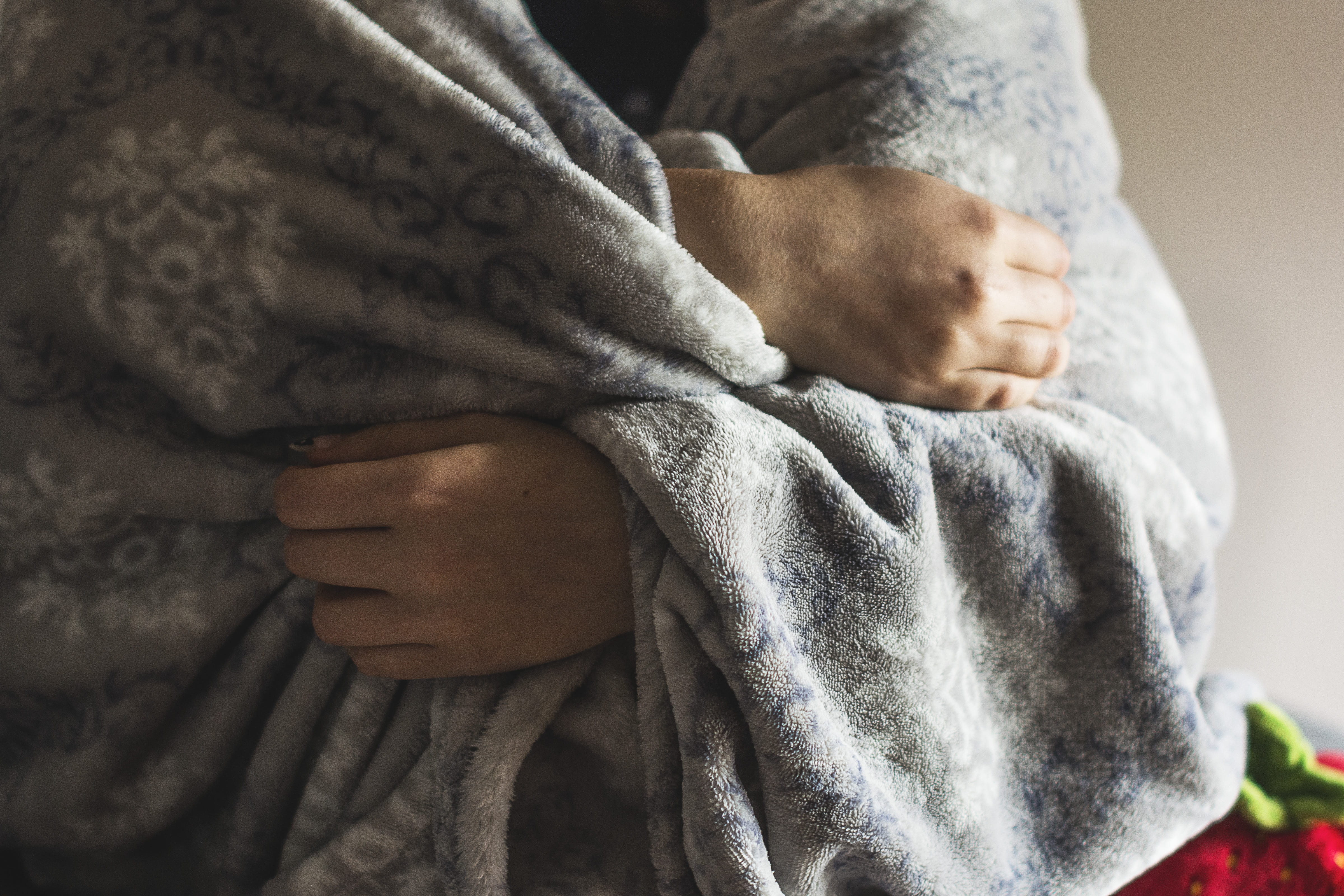 gray, close-up, man, frost, focus on foreground, human knee, limb, healthcare and medicine, cuddle, hand, indoors, human hand, person, towel, sitting, cold, HD Wallpaper