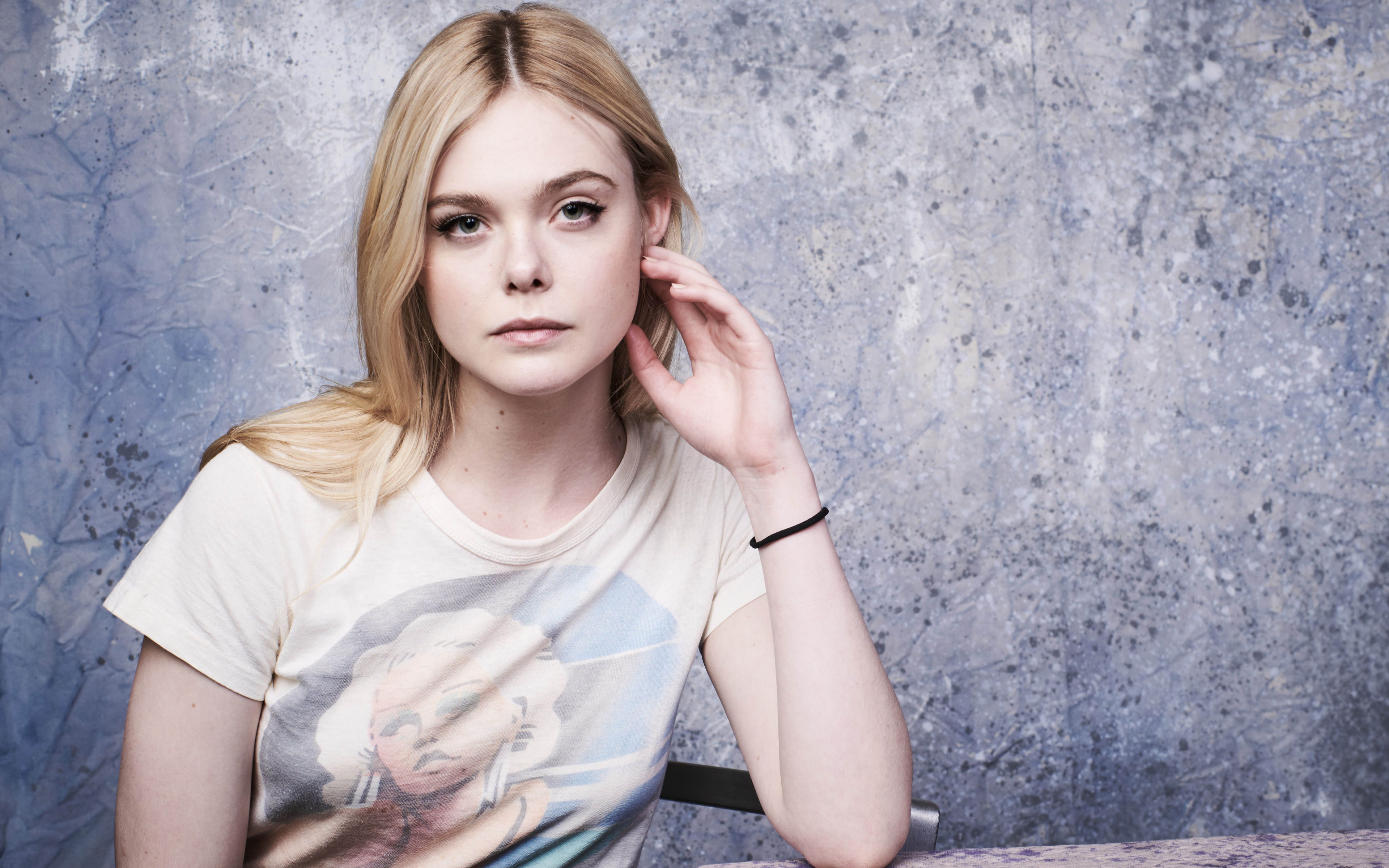 looking at viewer, Elle Fanning, 4K, actress, HD Wallpaper