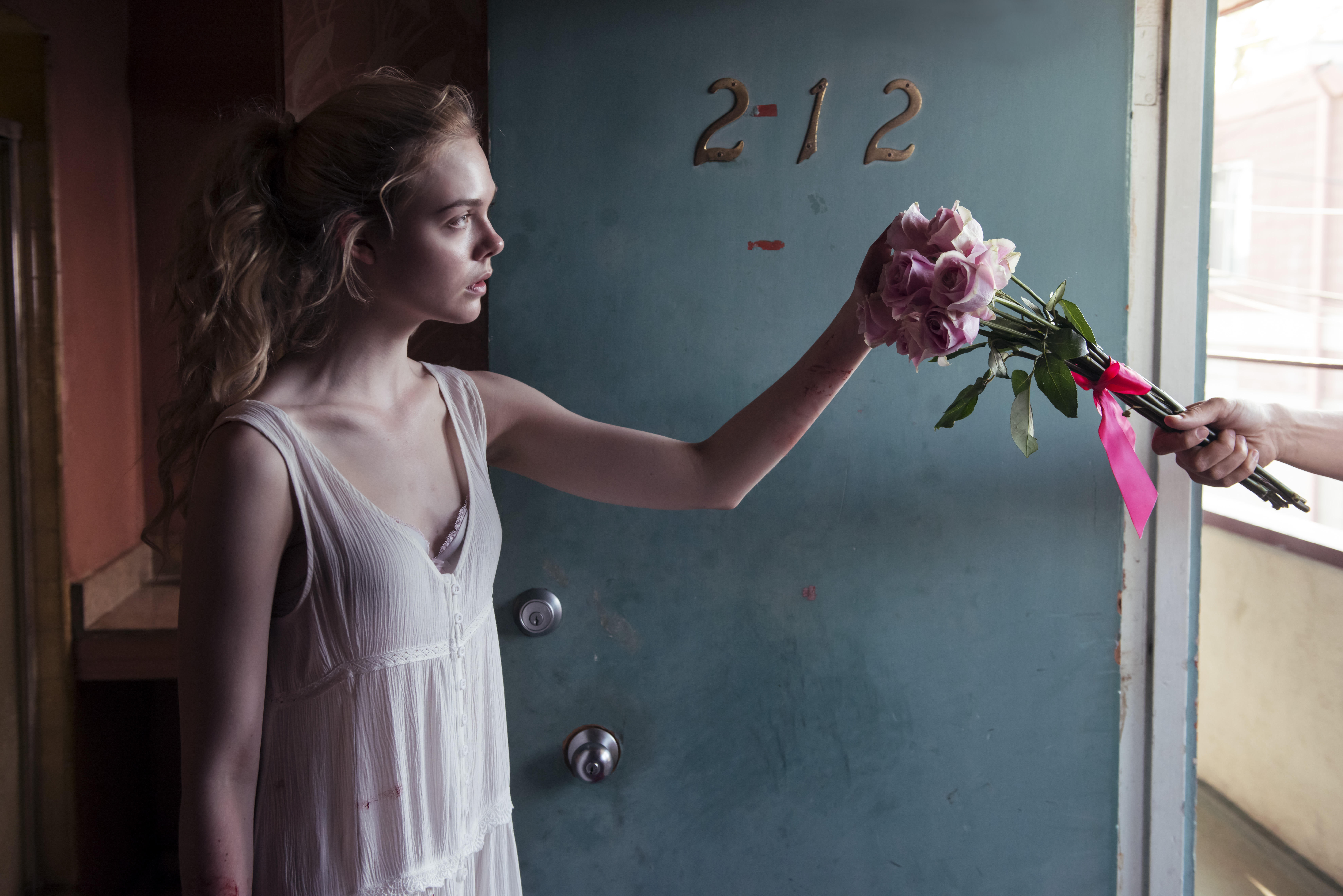 The Neon Demon, board, women, flower, holding, 5K, young women, young adult, beautiful woman, blackboard, hairstyle, one person, 5K, text, casual clothing, HD Wallpaper